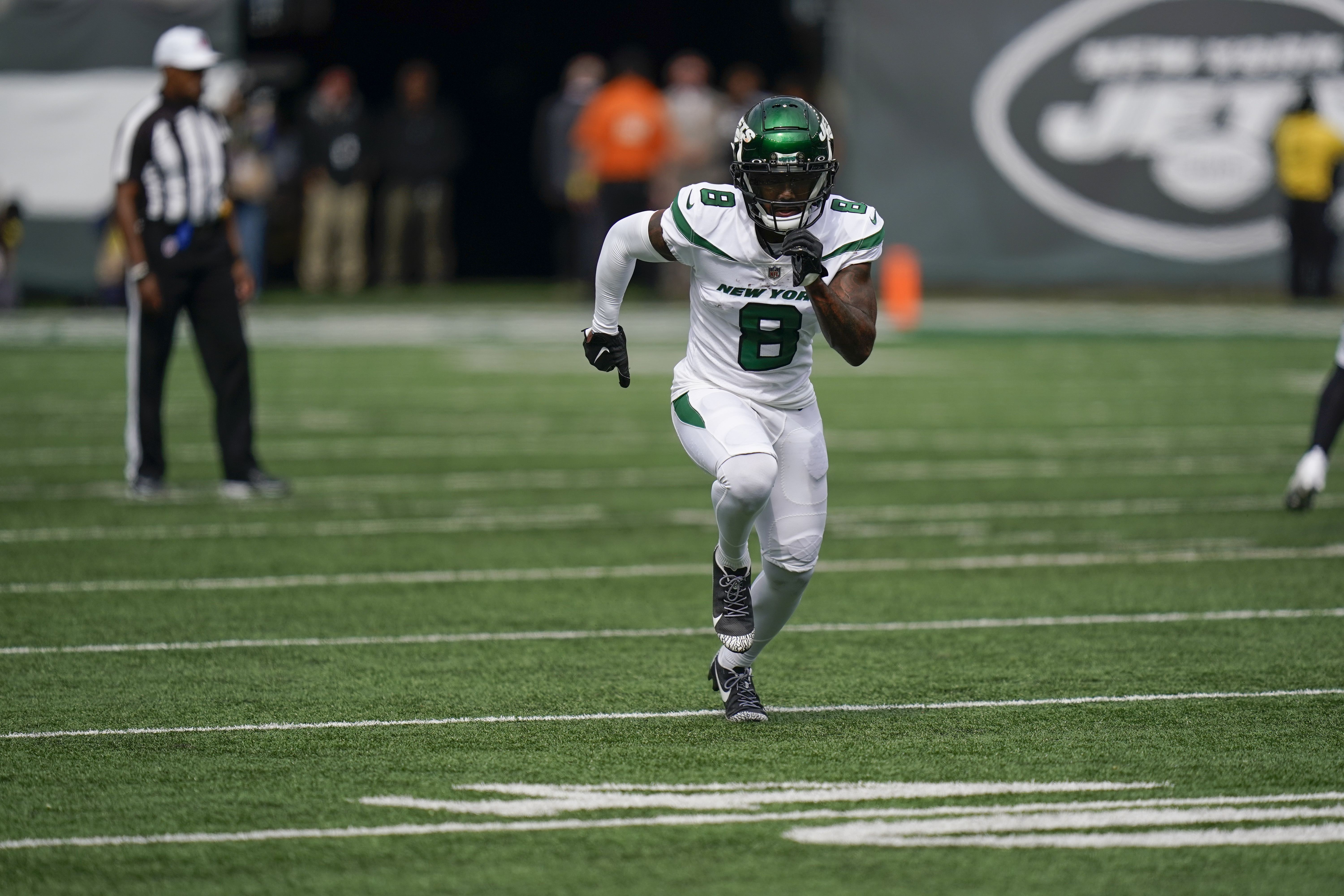 Jets' wide receiver Elijah Moore makes trade request: report