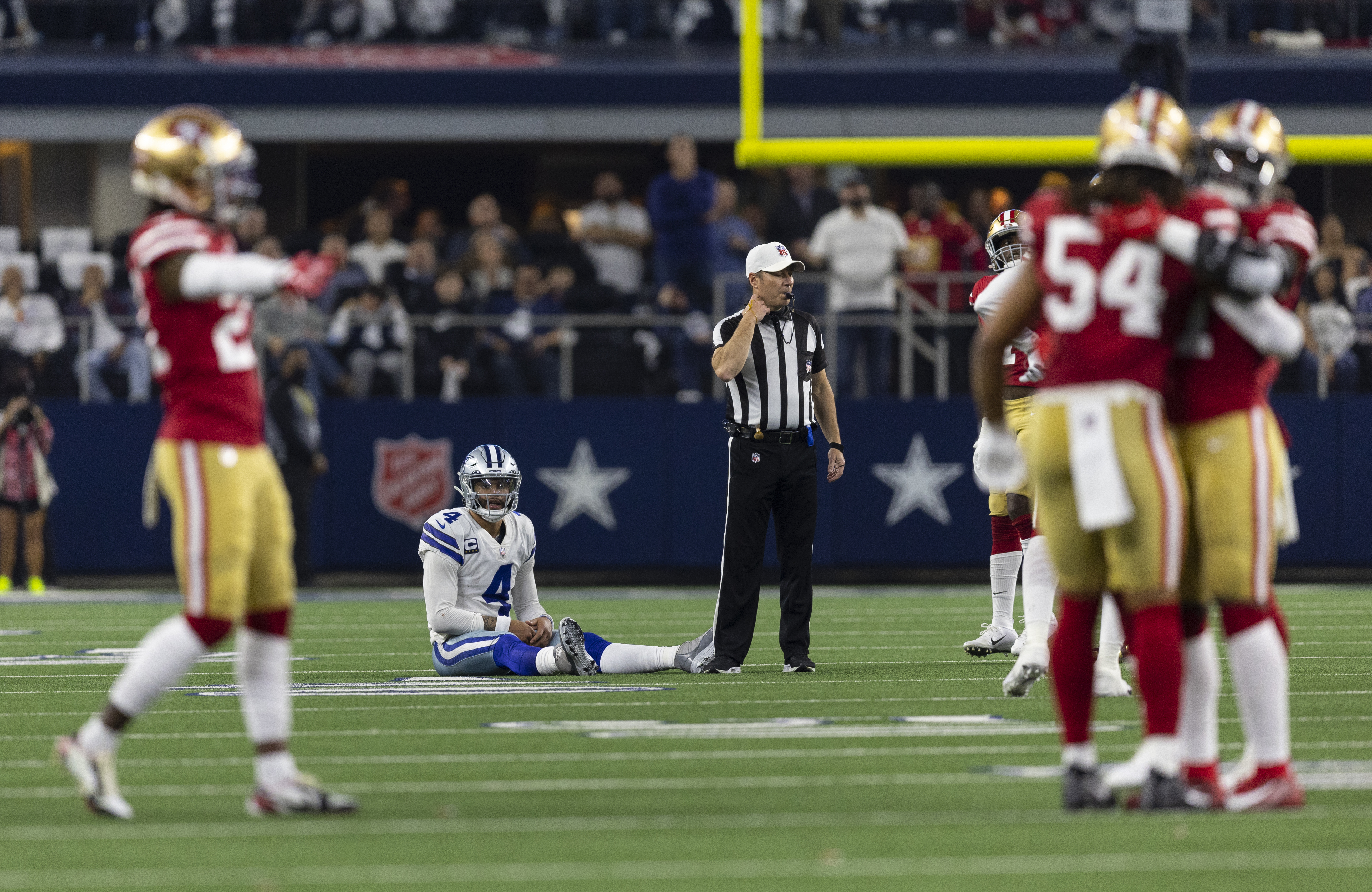 NFL Playoffs: Cowboys botch comeback vs. 49ers with bonehead play