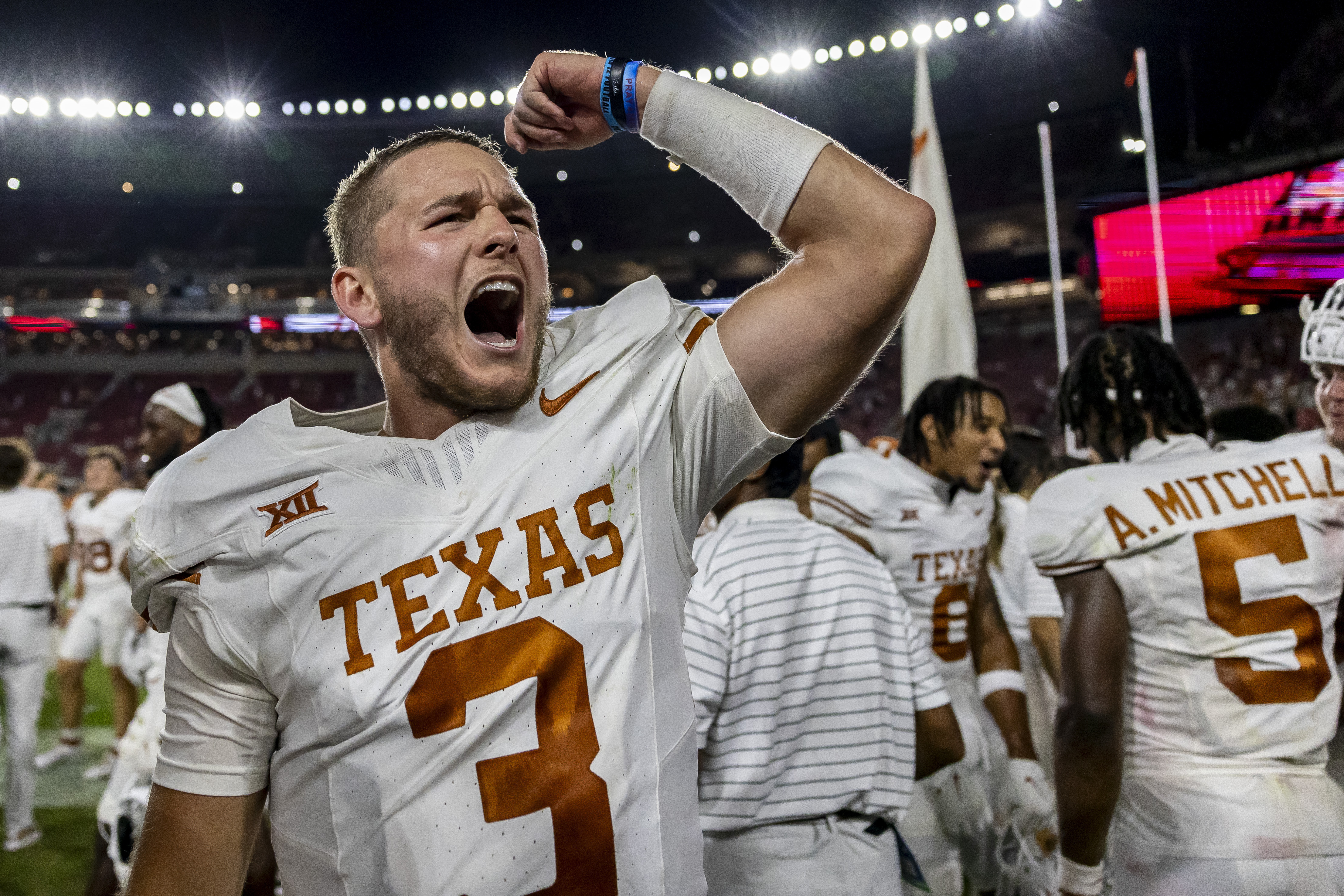 No. 3 Texas to play in sold-out game against Baylor 