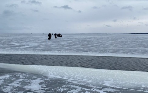 ice fishing 
