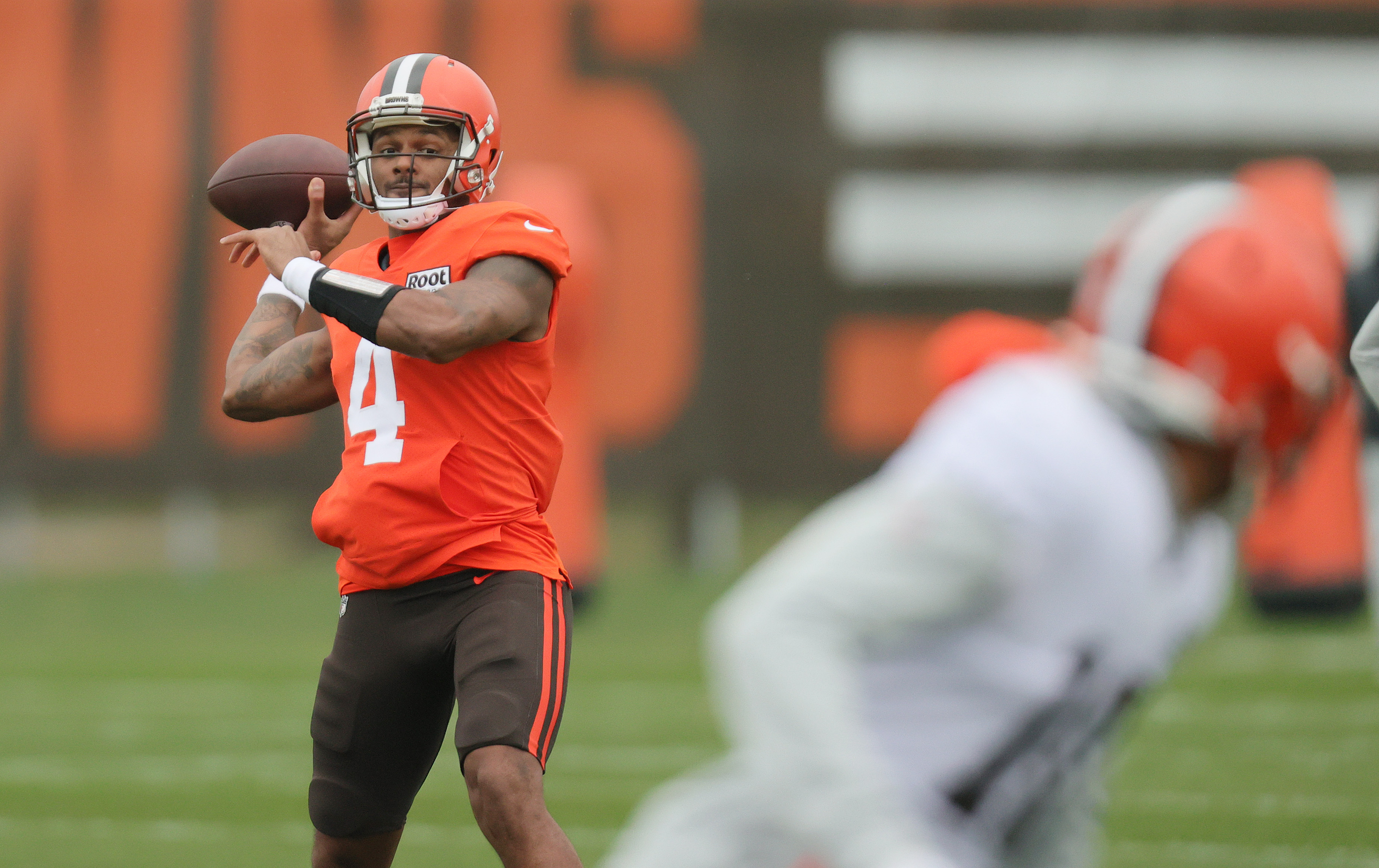 Deshaun Watson leads the Browns to a pair of TDs in a 33-32 preseason loss  to the Chiefs - ABC News