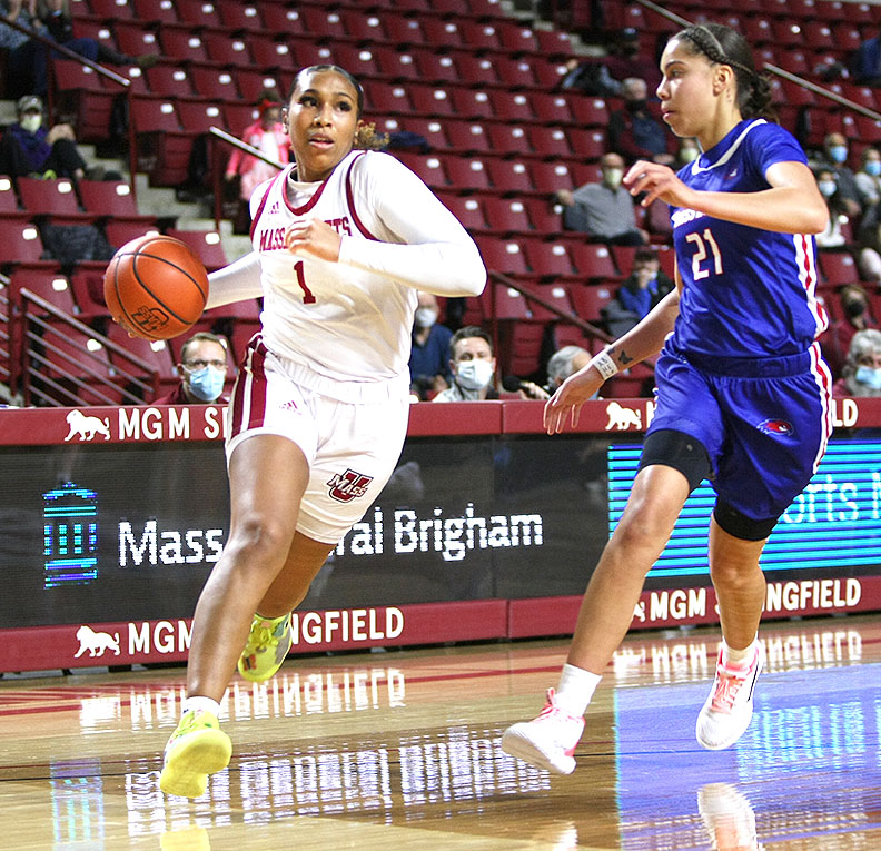 UMass Women's Basketball vs UMass Lowell 12/5/21 - masslive.com