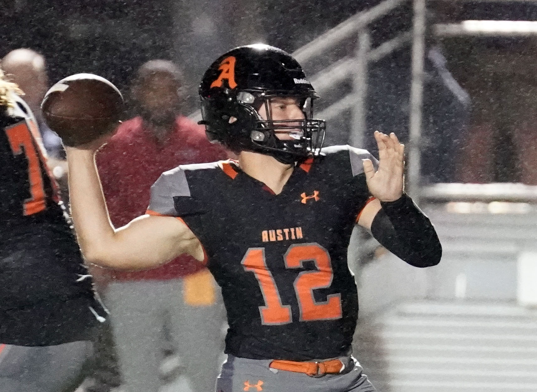 Decatur opens up Friday Night Football with touchdown in the 1st