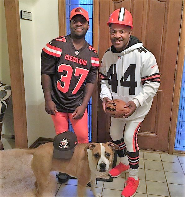 Barking Backers' officially welcomes Browns fans' dogs as members of the  Dawg Pound