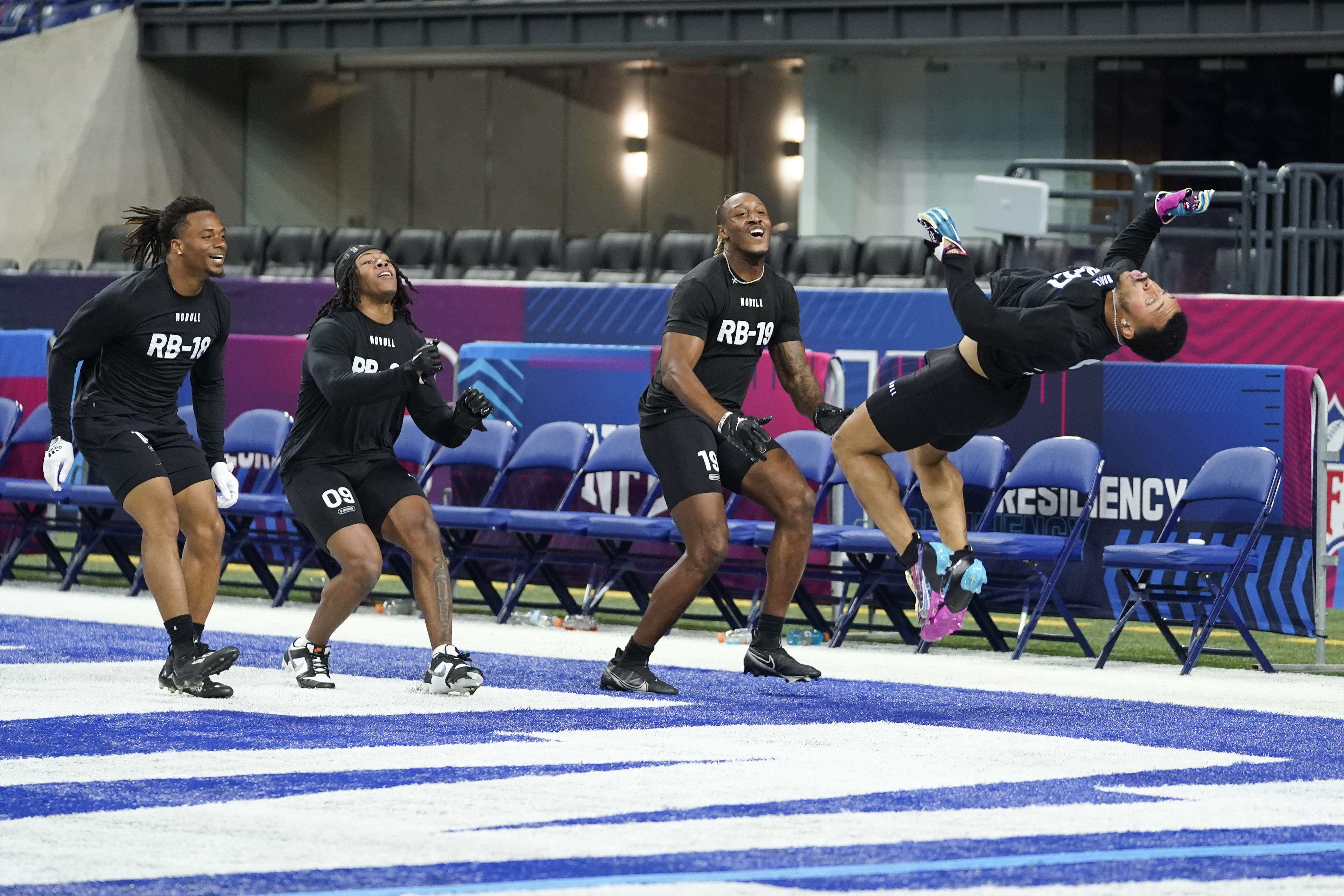 NFL Combine 2023: Measurements, 40-yard dash times, drill results, more for  each ST at scouting combine - DraftKings Network