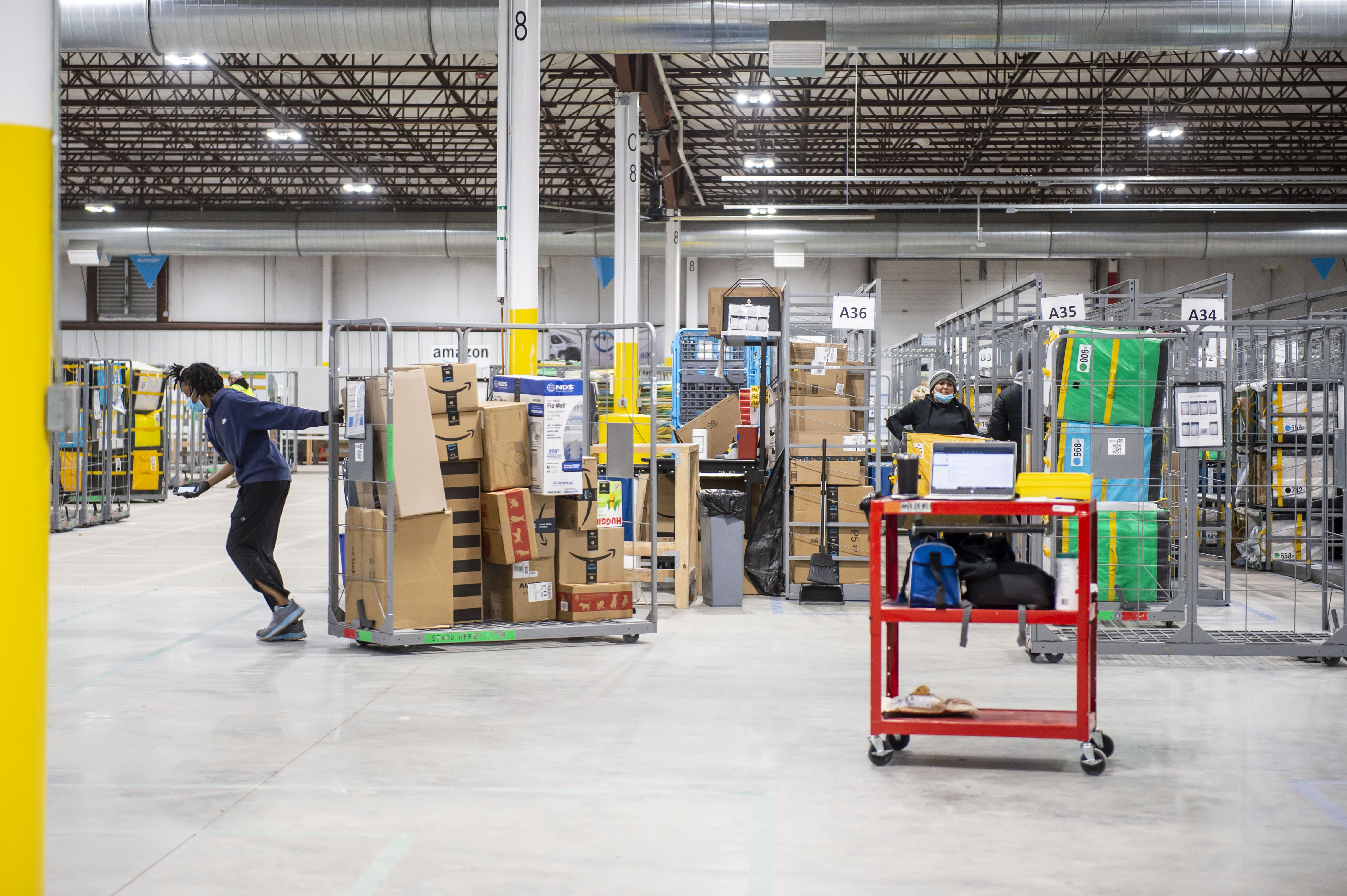 Amazon Warehouse In Saginaw Continues To Grow One Year After Opening ...