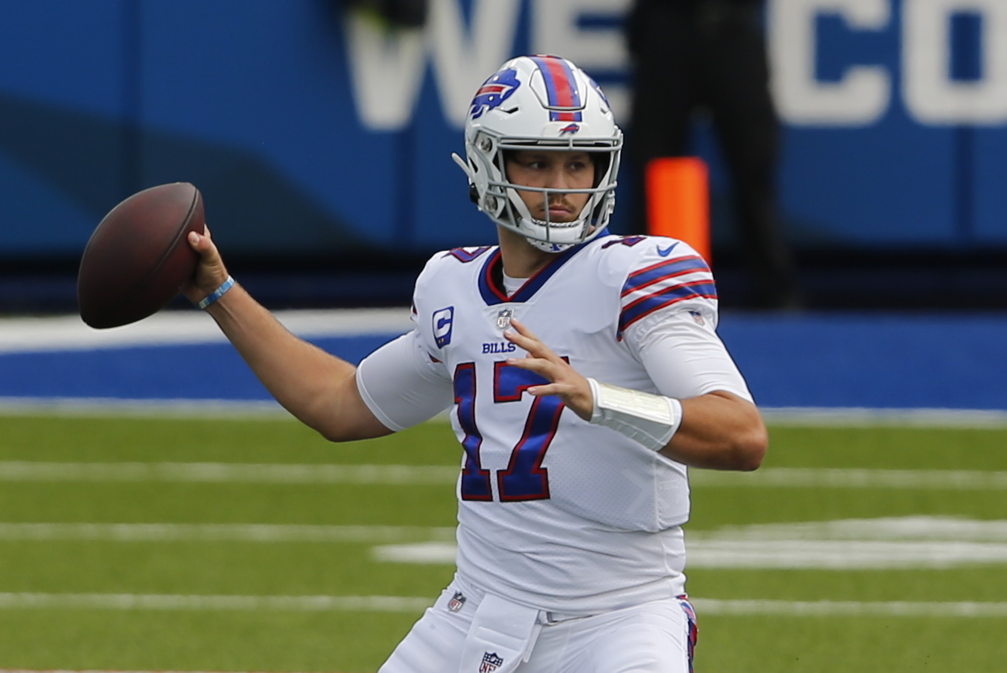 Allen, Bills D dominate White, Jets in 45-17 rout