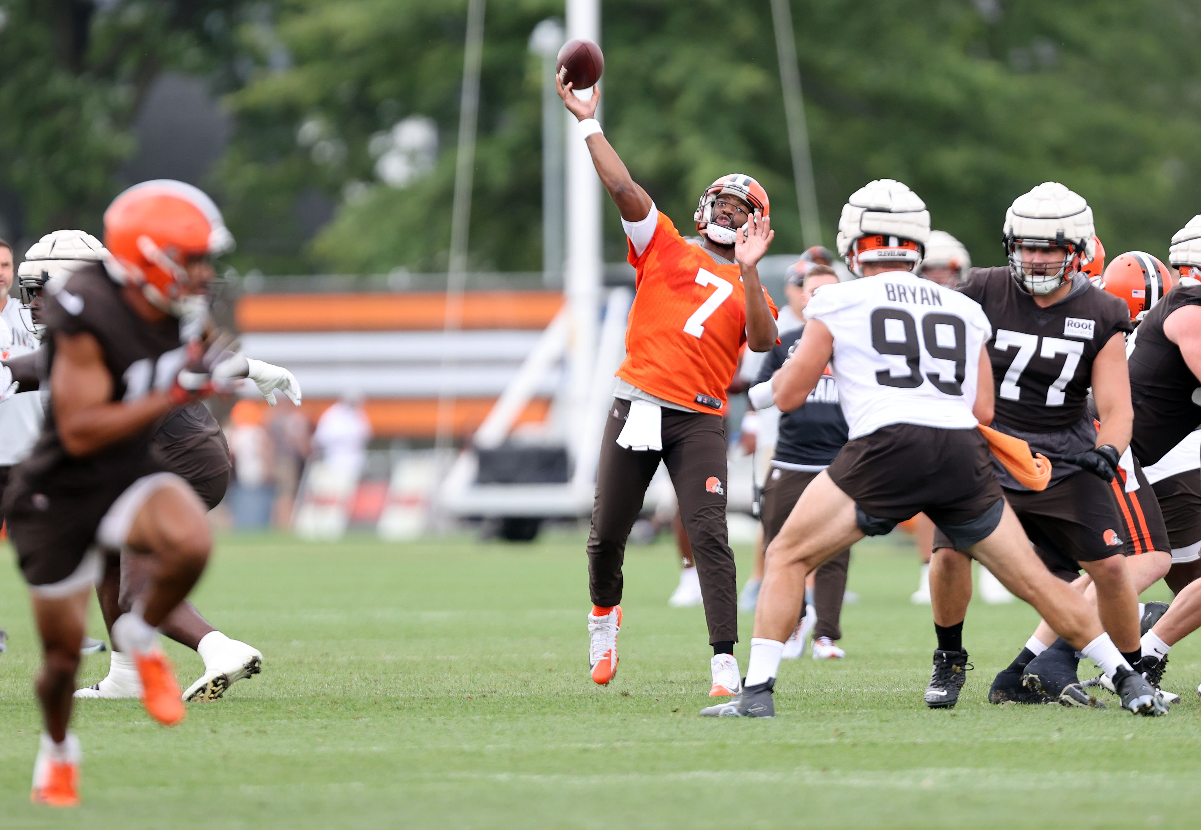 With many uncertainties,' Baker Mayfield thanks Cleveland after Browns  reportedly meet with QB Deshaun Watson