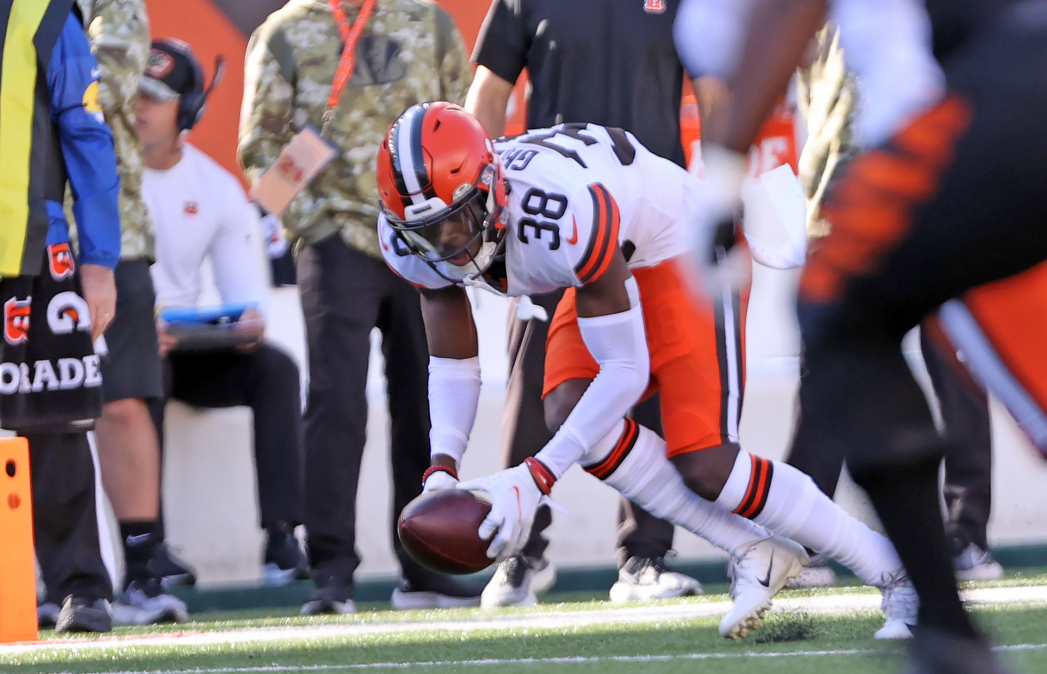 Bengals' rookie WR A.J. Green burns the Cleveland Browns once