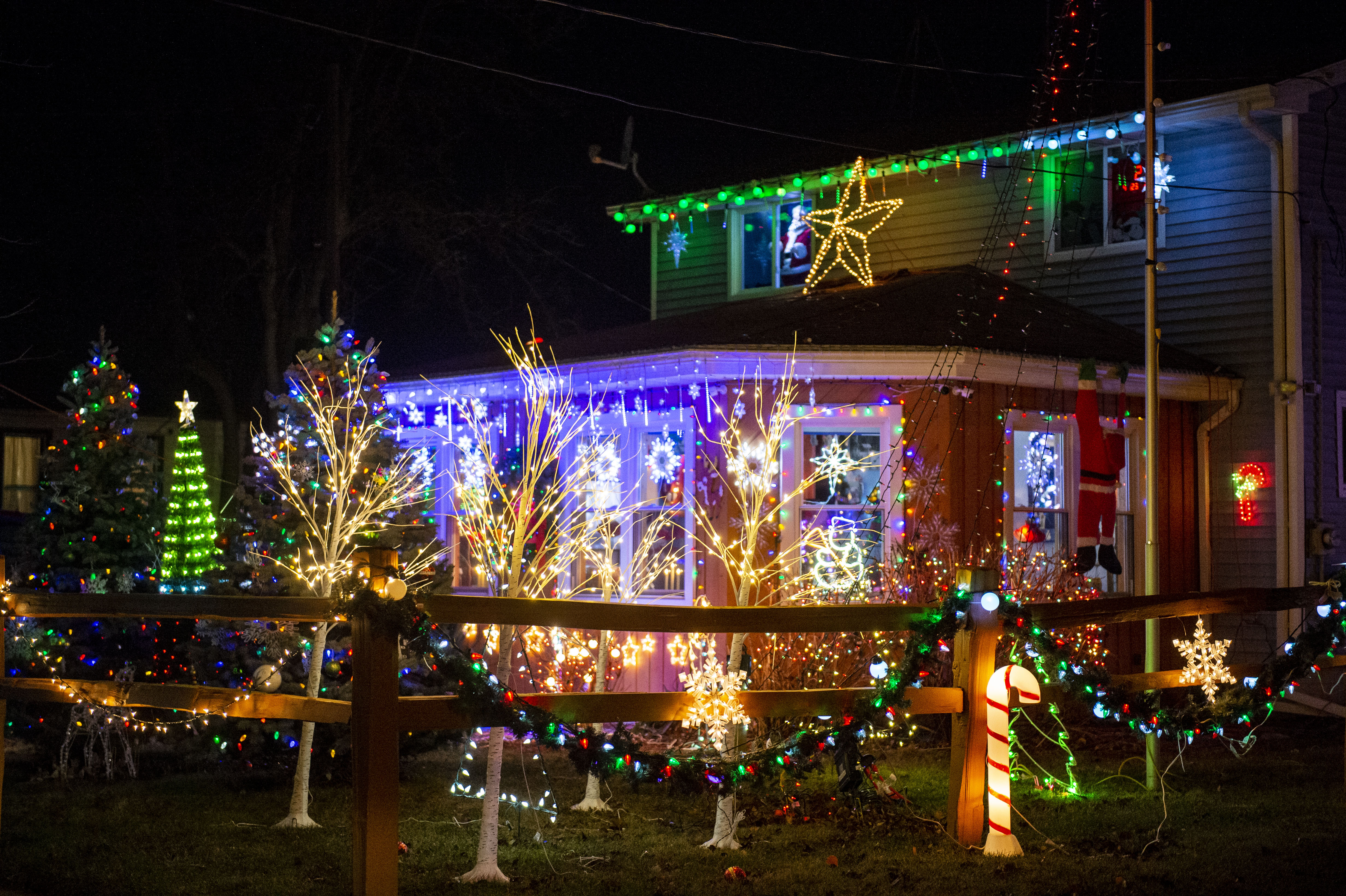 Dewitt Mi Christmas Light Contest 2022 See The Winners Of Bay City's 2021 Holiday Lighting Contest - Mlive.com