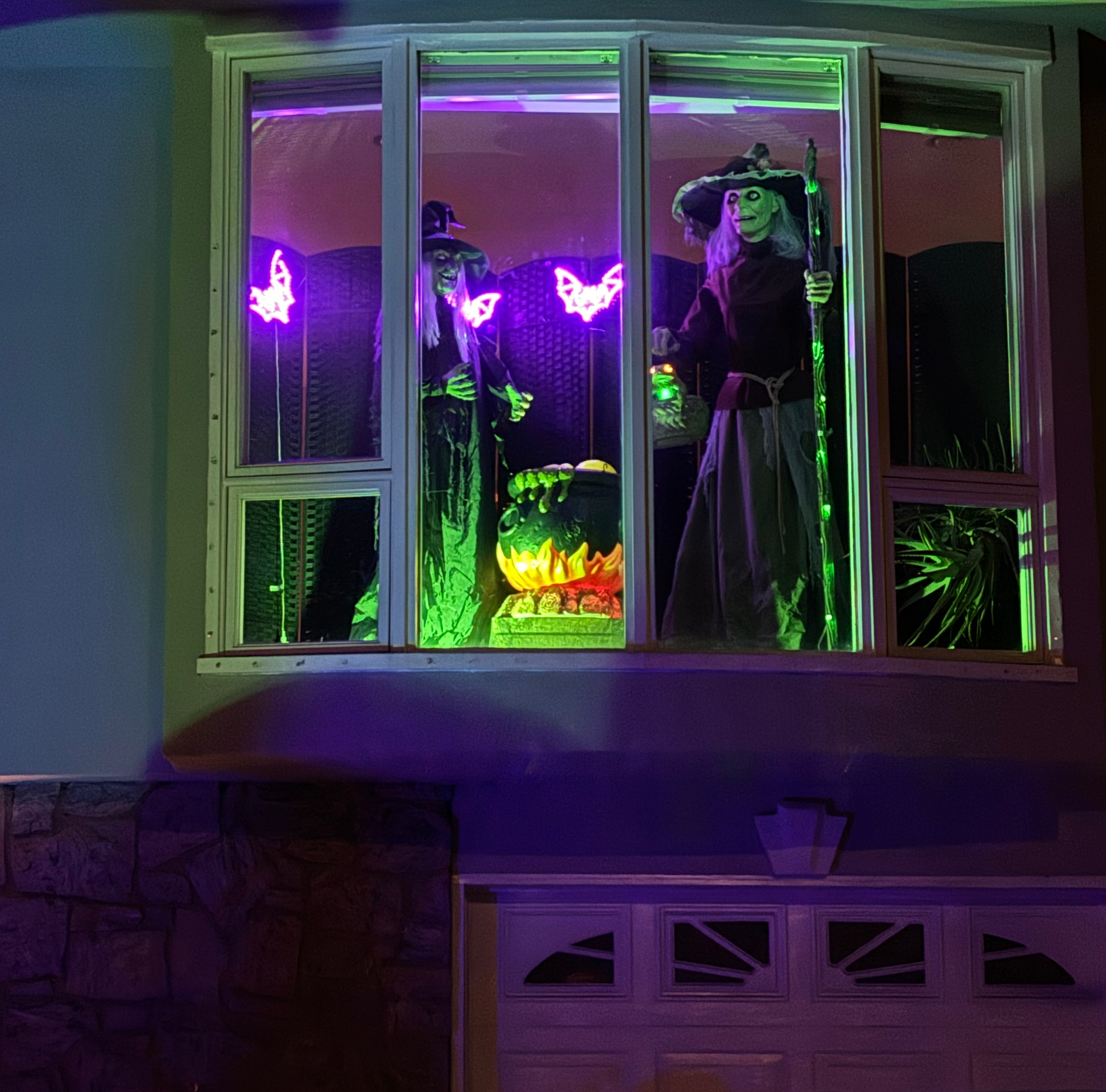 10 Scary-Good Houses That Are Decorated for Halloween in 2023