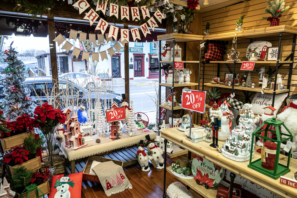 Rhoads Hallmark & Gift Shop closing in Hummelstown