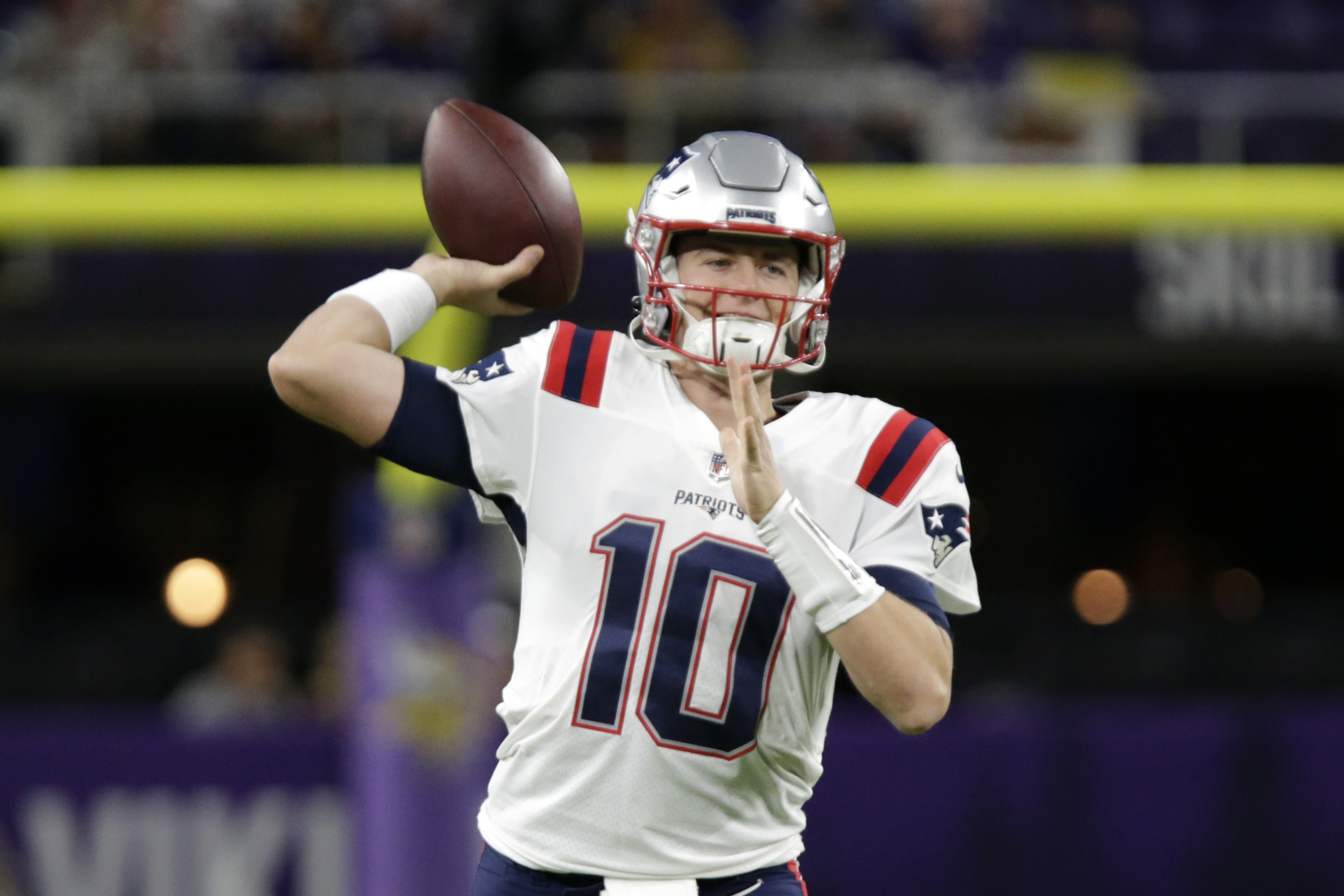 8 takeaways: Mac Jones takes a beating as Patriots capitalize on