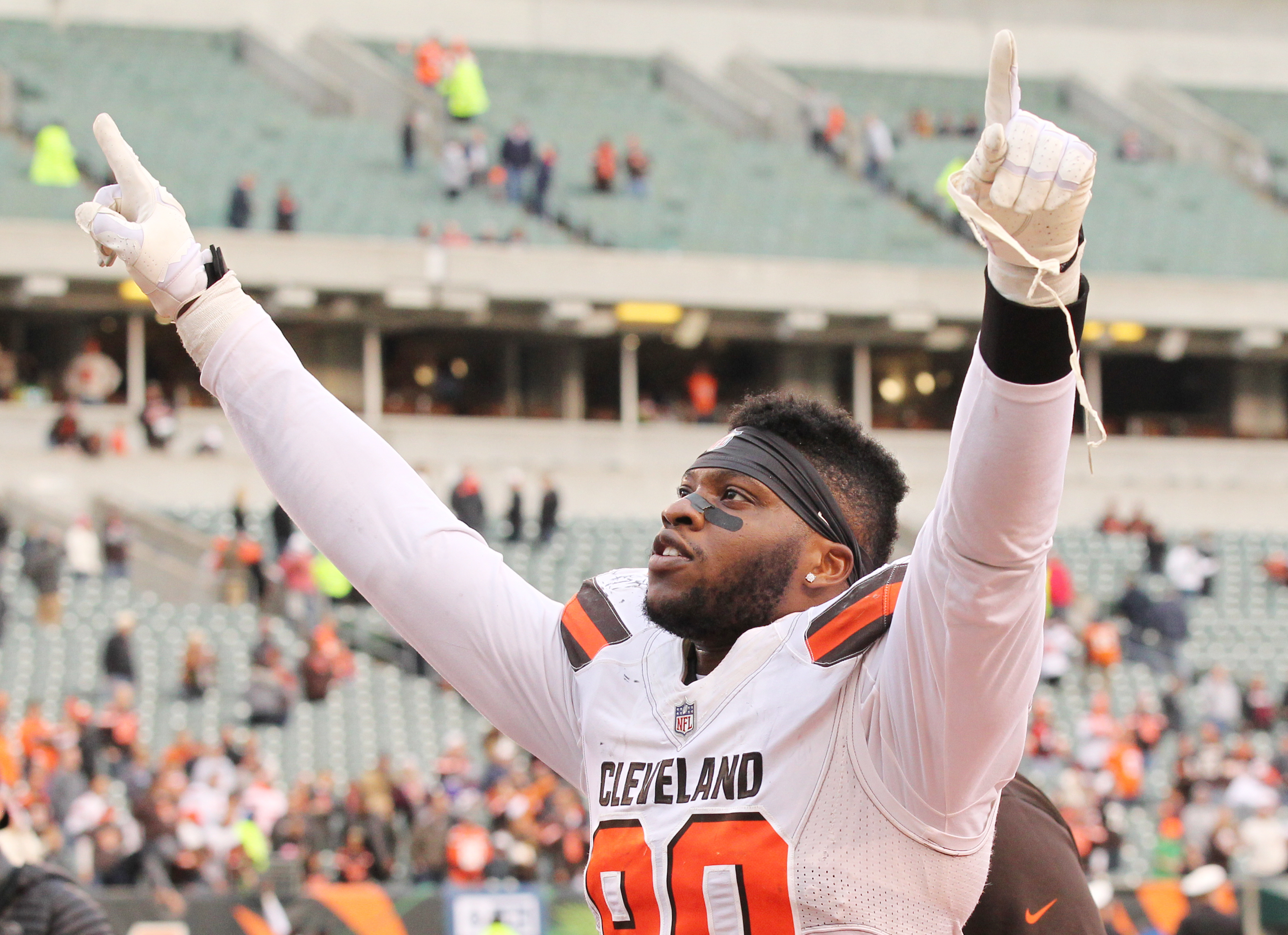 Ogbah browns best sale jersey