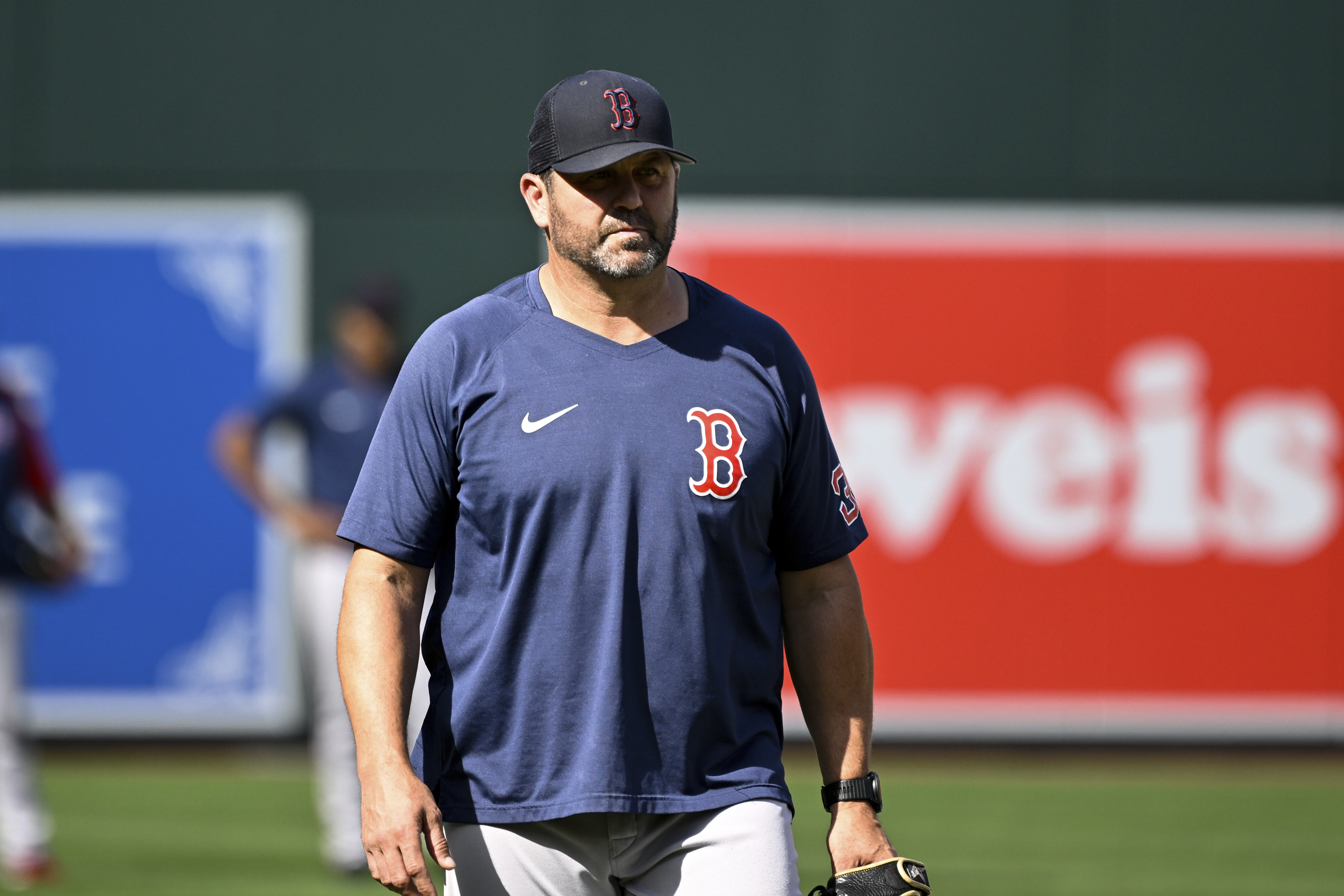 Red Sox catcher Varitek announces retirement, Sports