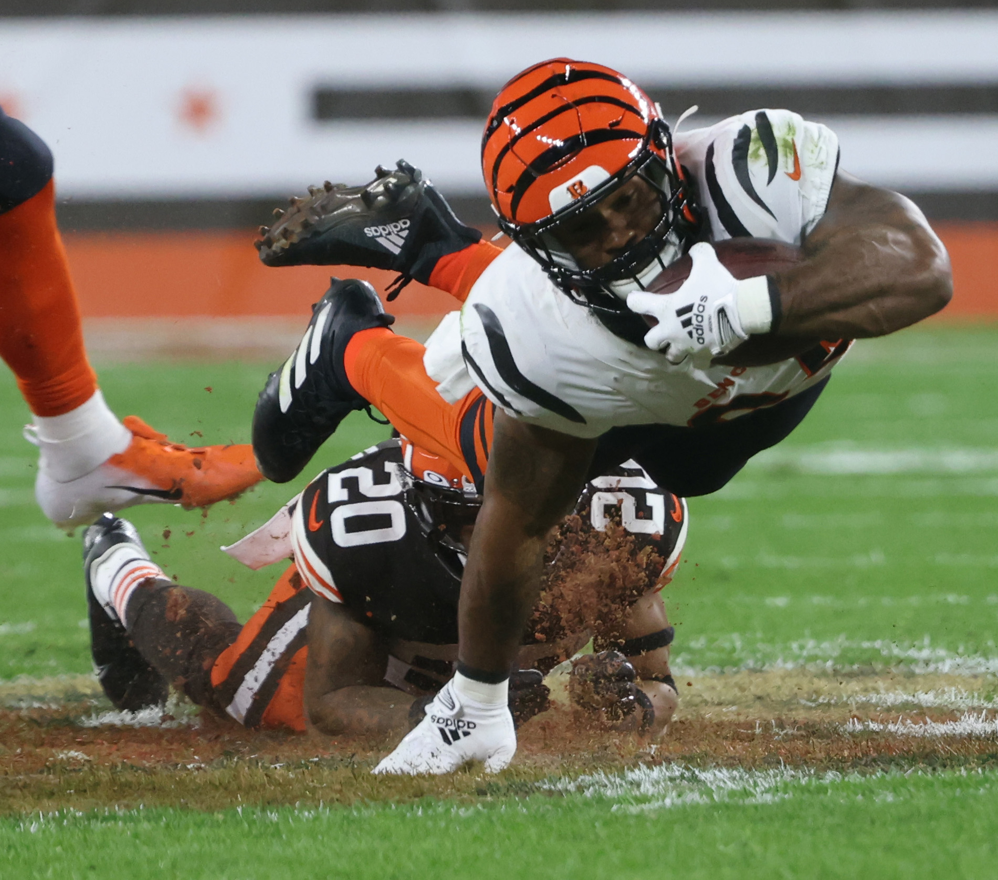 Bengals vs. Browns Picks, Predictions Week 8: Will Cleveland's Dominance in  Rivalry Continue?