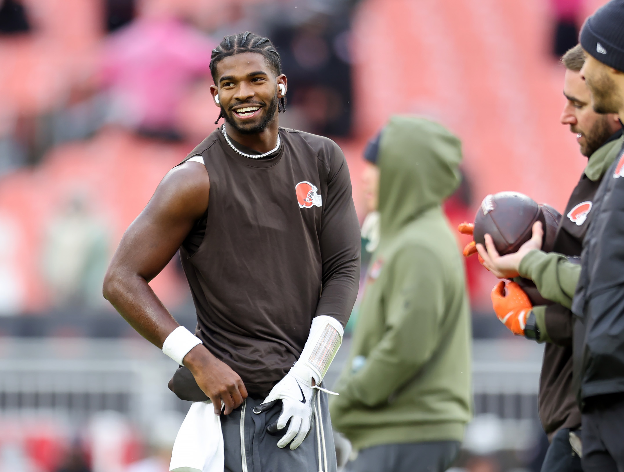 Shedeur Sanders and Jerry Jeudy have a heated sideline exchange; Sanders  says the trust will take time - cleveland.com