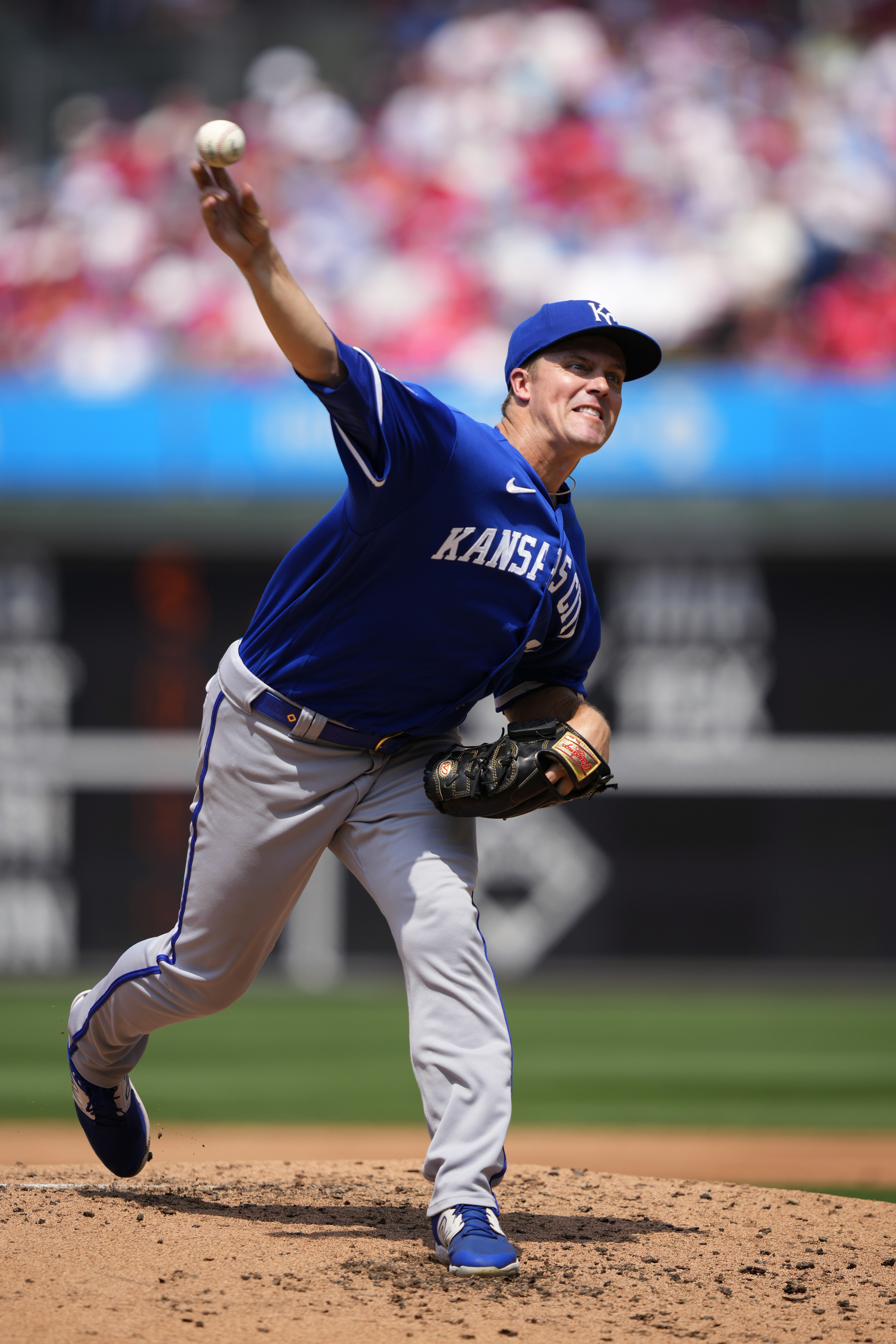 AP Source: Royals agree to one-year deal with pitcher Zack Greinke