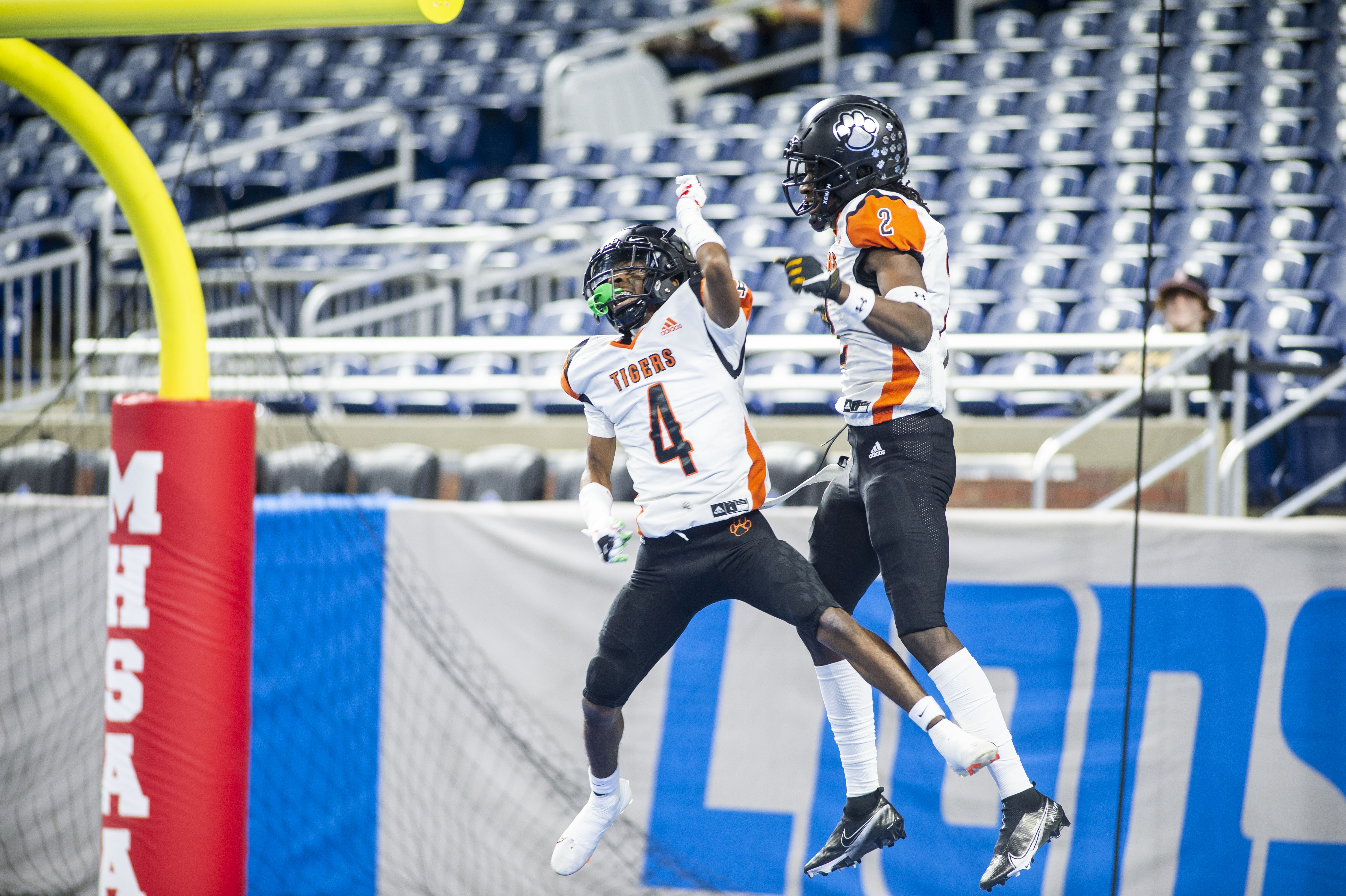 Michigan high school football Division 1 final: Belleville wins, 55-33