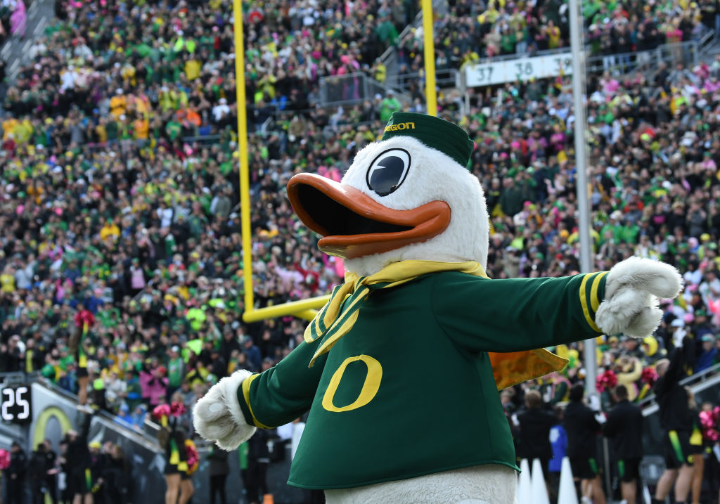 Oregon Ducks No. 6 in final College Football Playoff rankings, to face  Wisconsin in Rose Bowl 