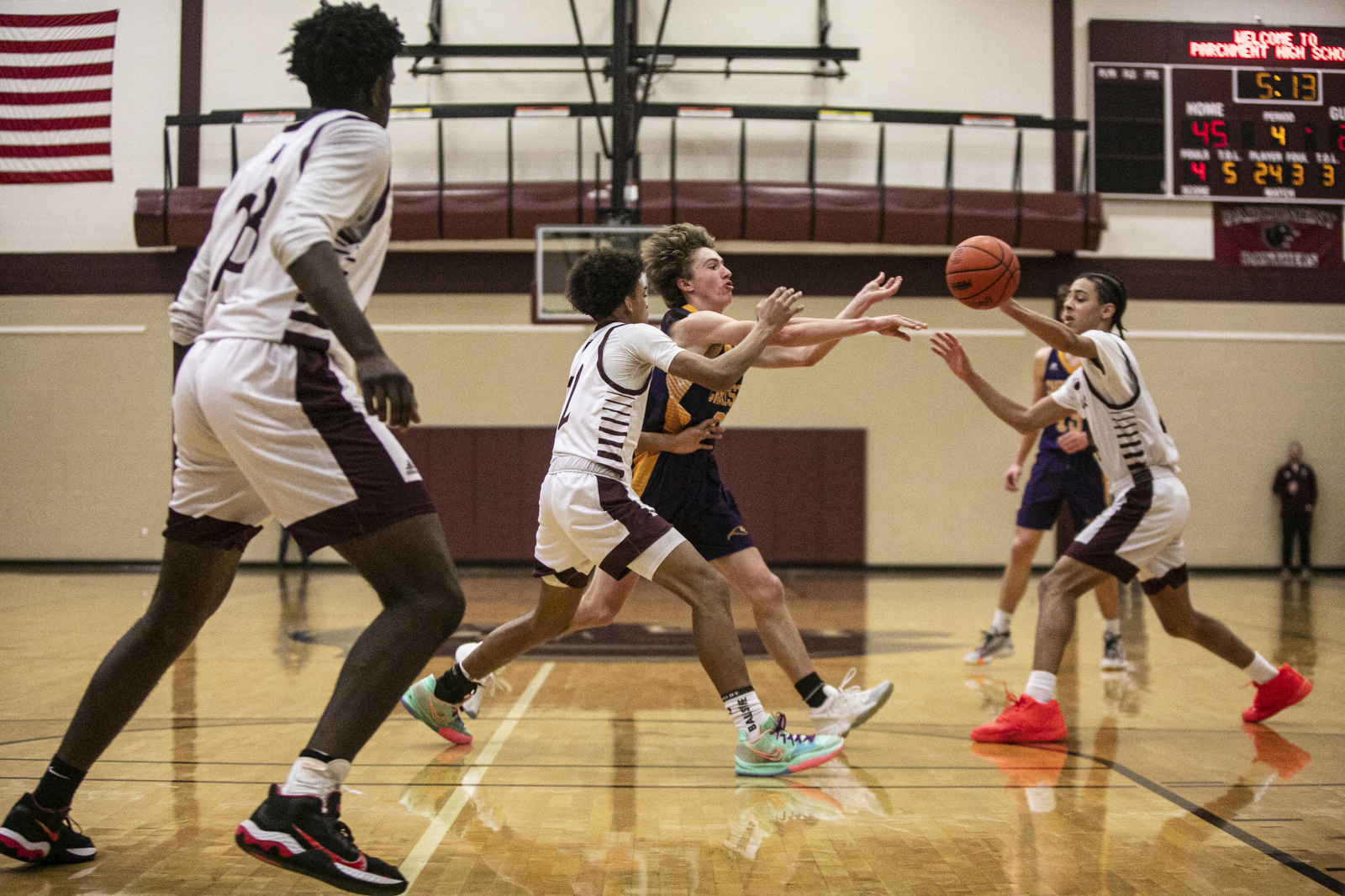 Parchment Panthers boys basketball defeats Kalamazoo Christian Comets ...