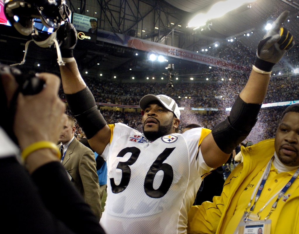 Steelers Legendary RB Jerome Bettis Gets 1 Step Closer To Son