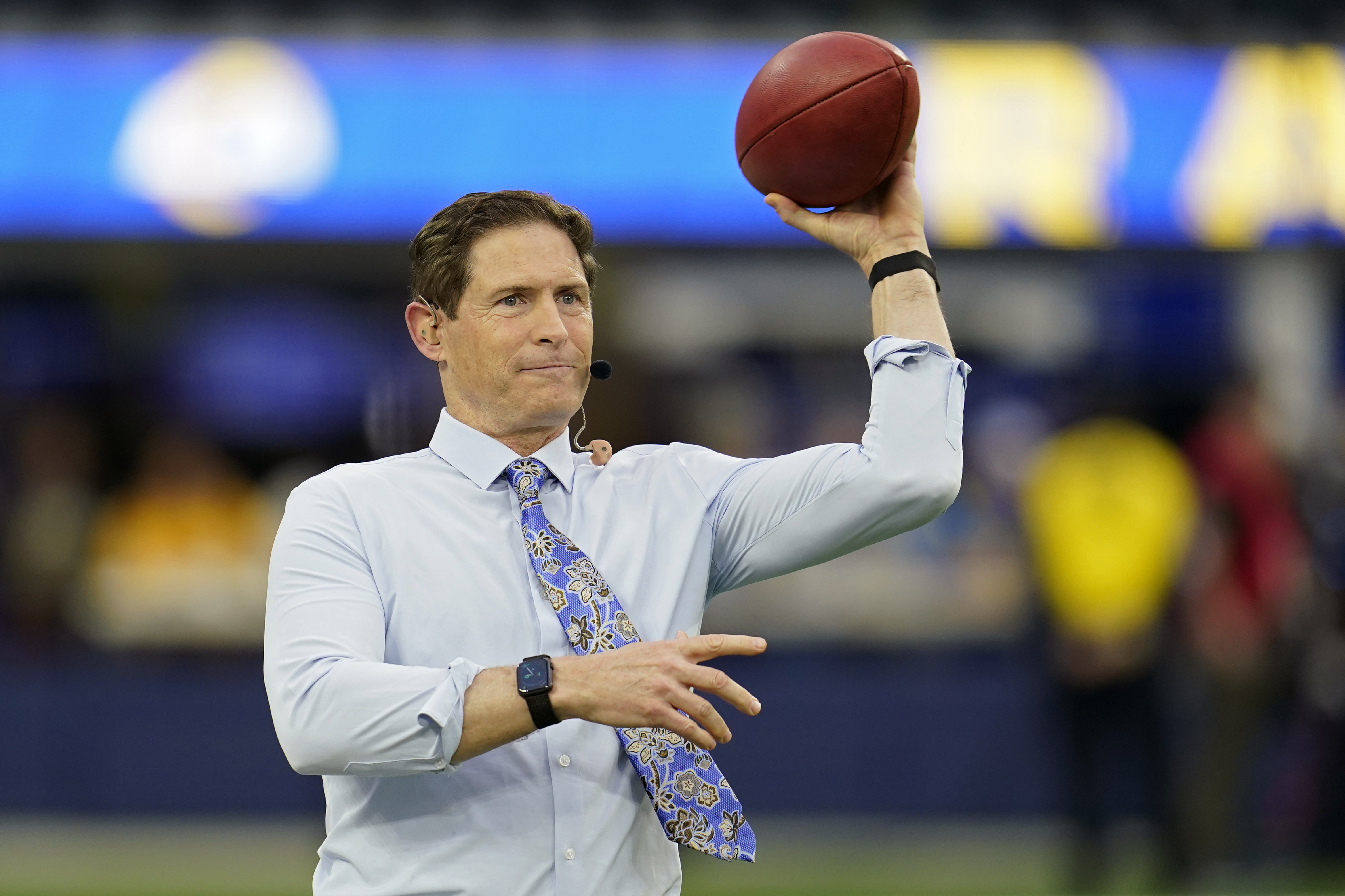 Longtime 49ers QB Steve Young to coach girls high school flag football in  California