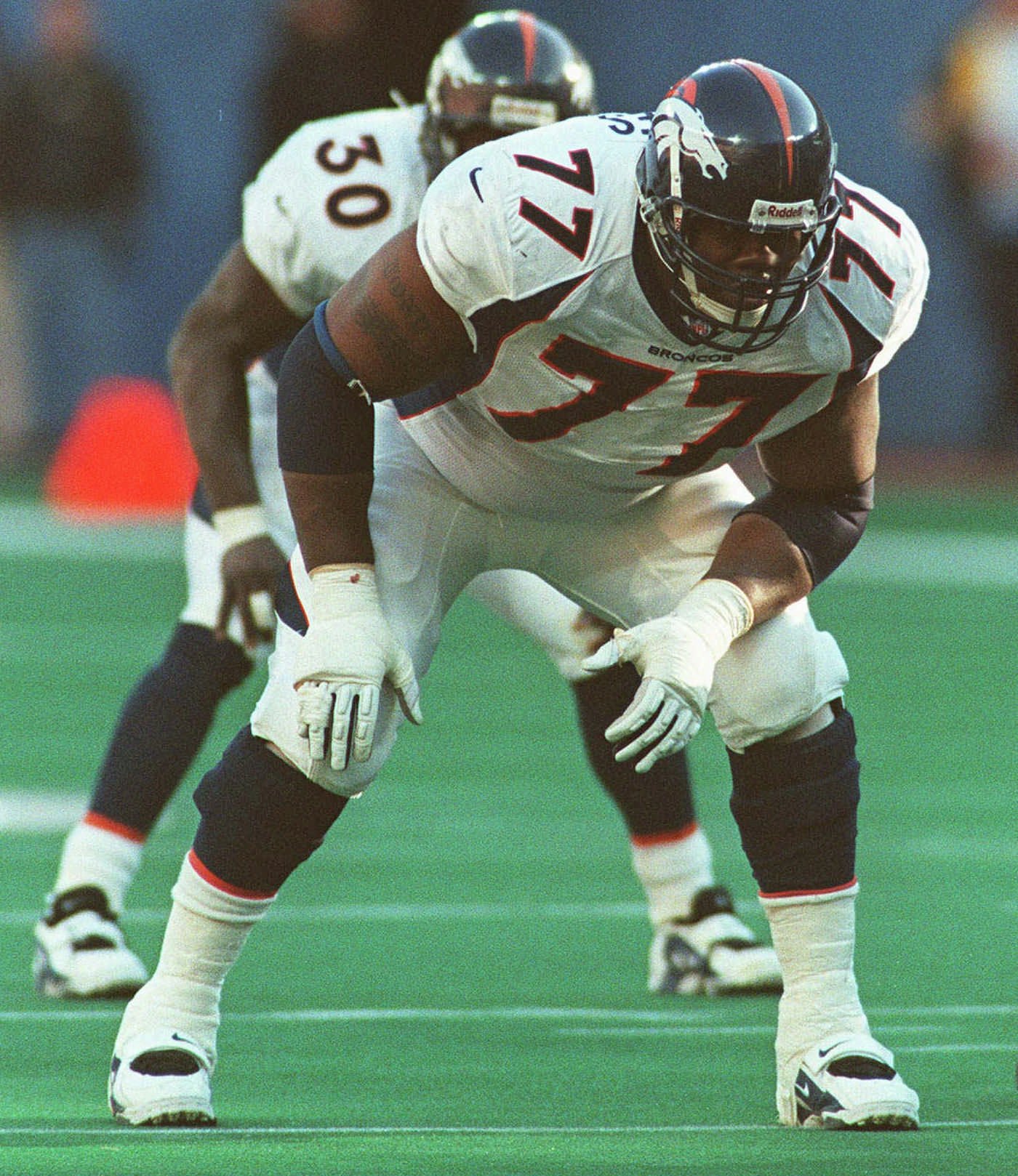 Former Denver Bronco, two-time Super Bowl champion, Tony Jones dies at 54, Denver Broncos