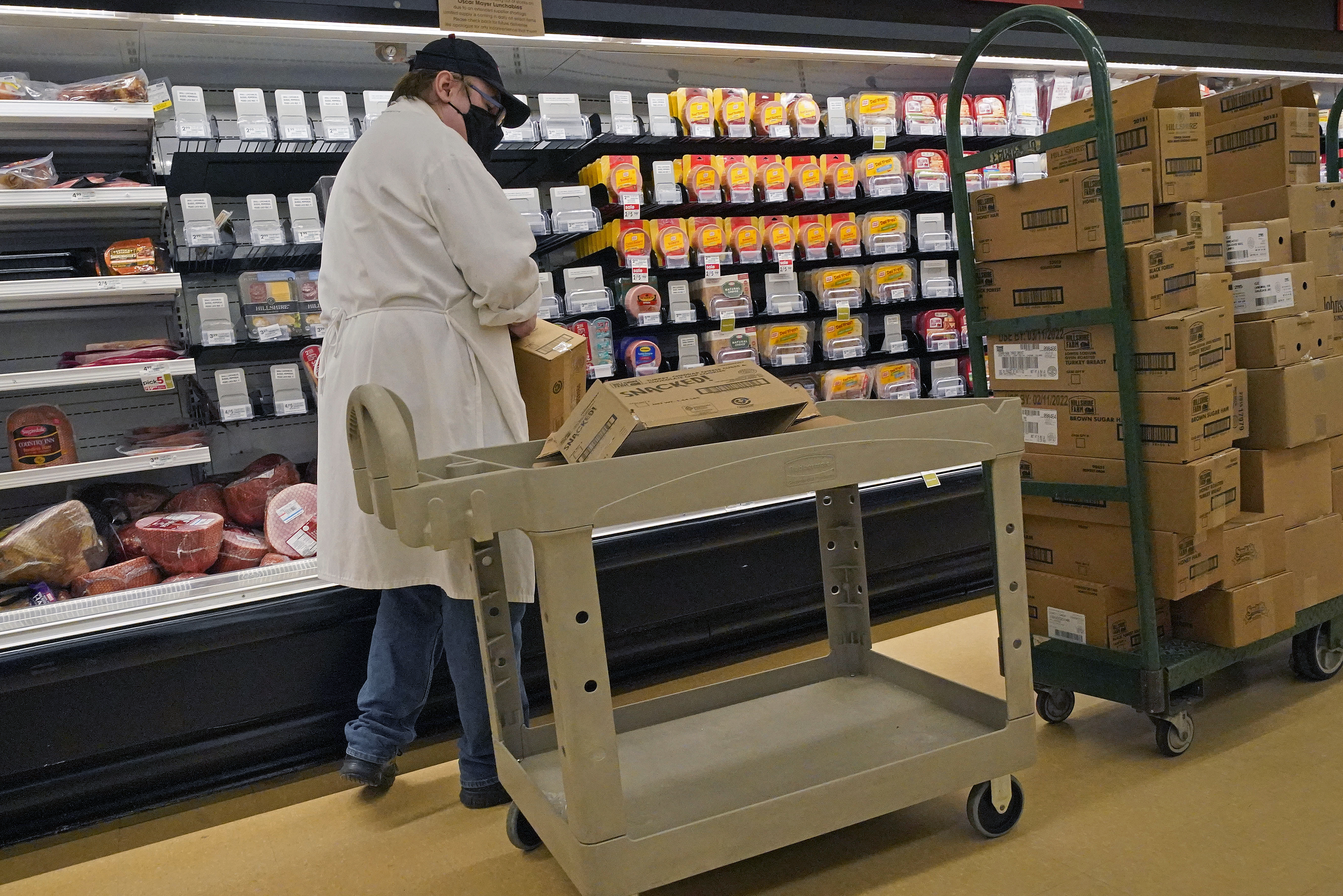 Las Vegas grocery stores see empty shelves during omicron wave