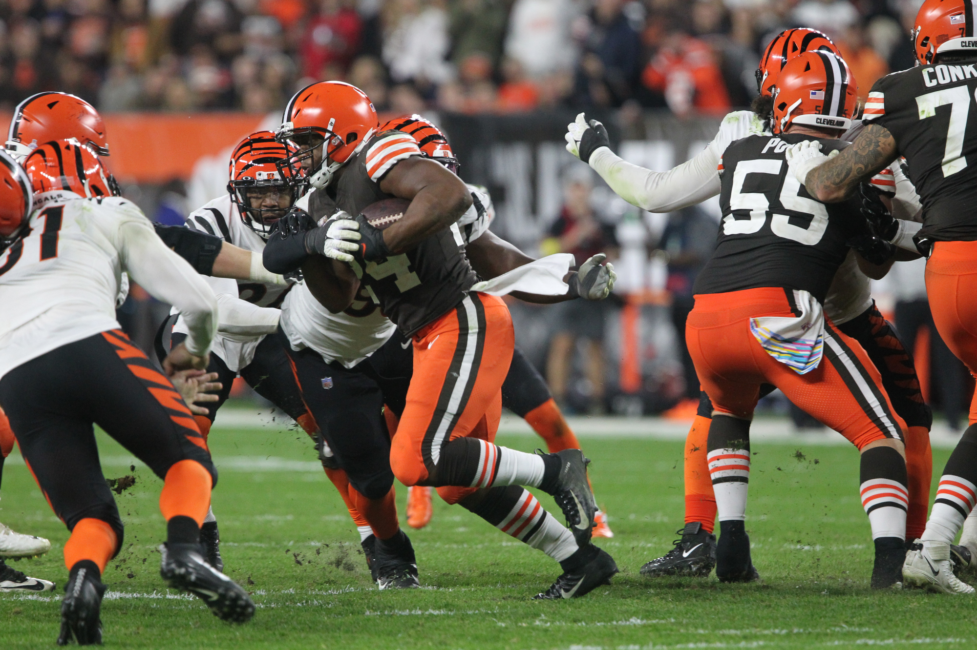 Browns RB Nick Chubb finalist for Art Rooney Sportsmanship Award