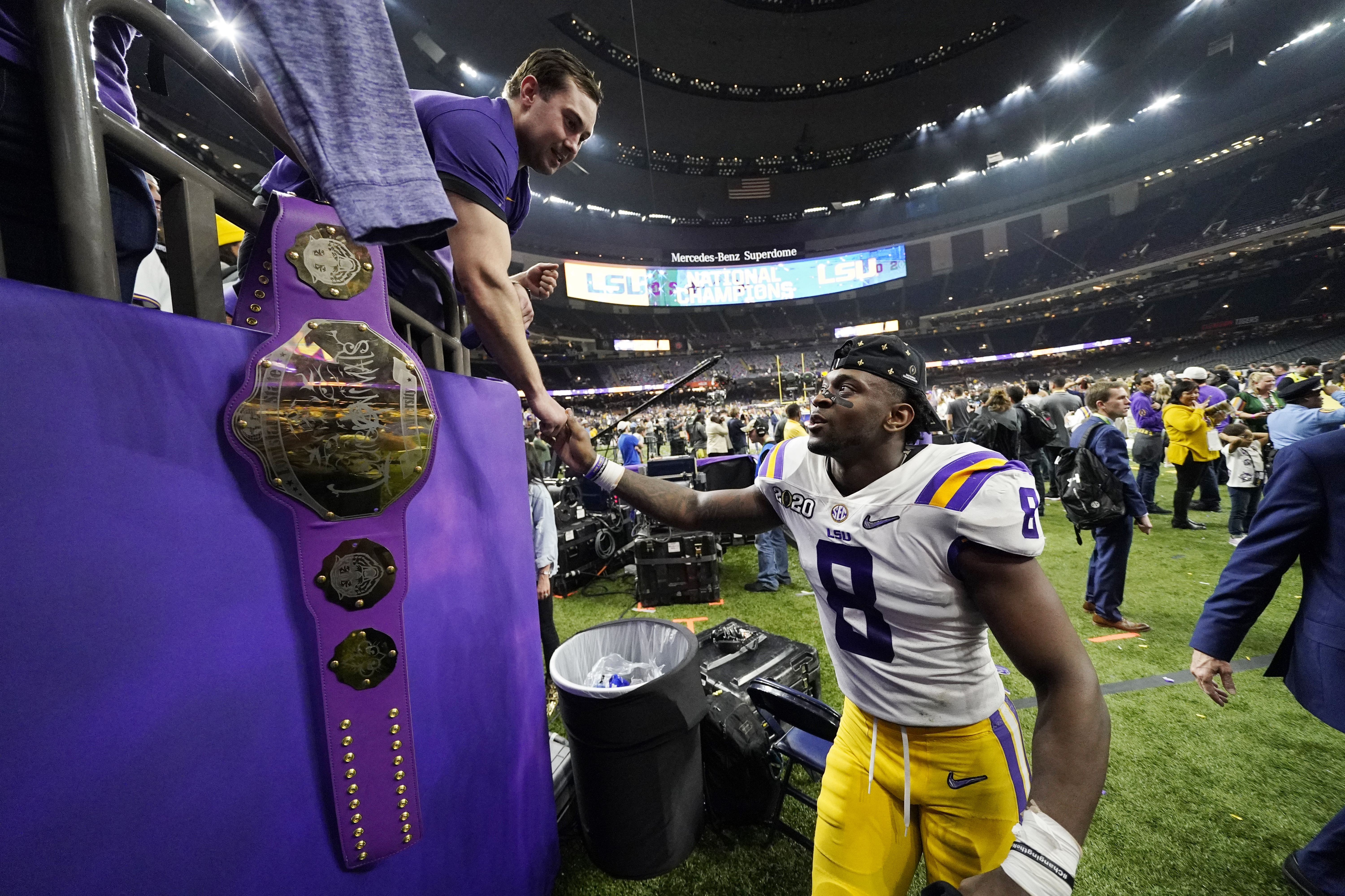 Ravens pick linebacker Patrick Queen in first round of NFL draft