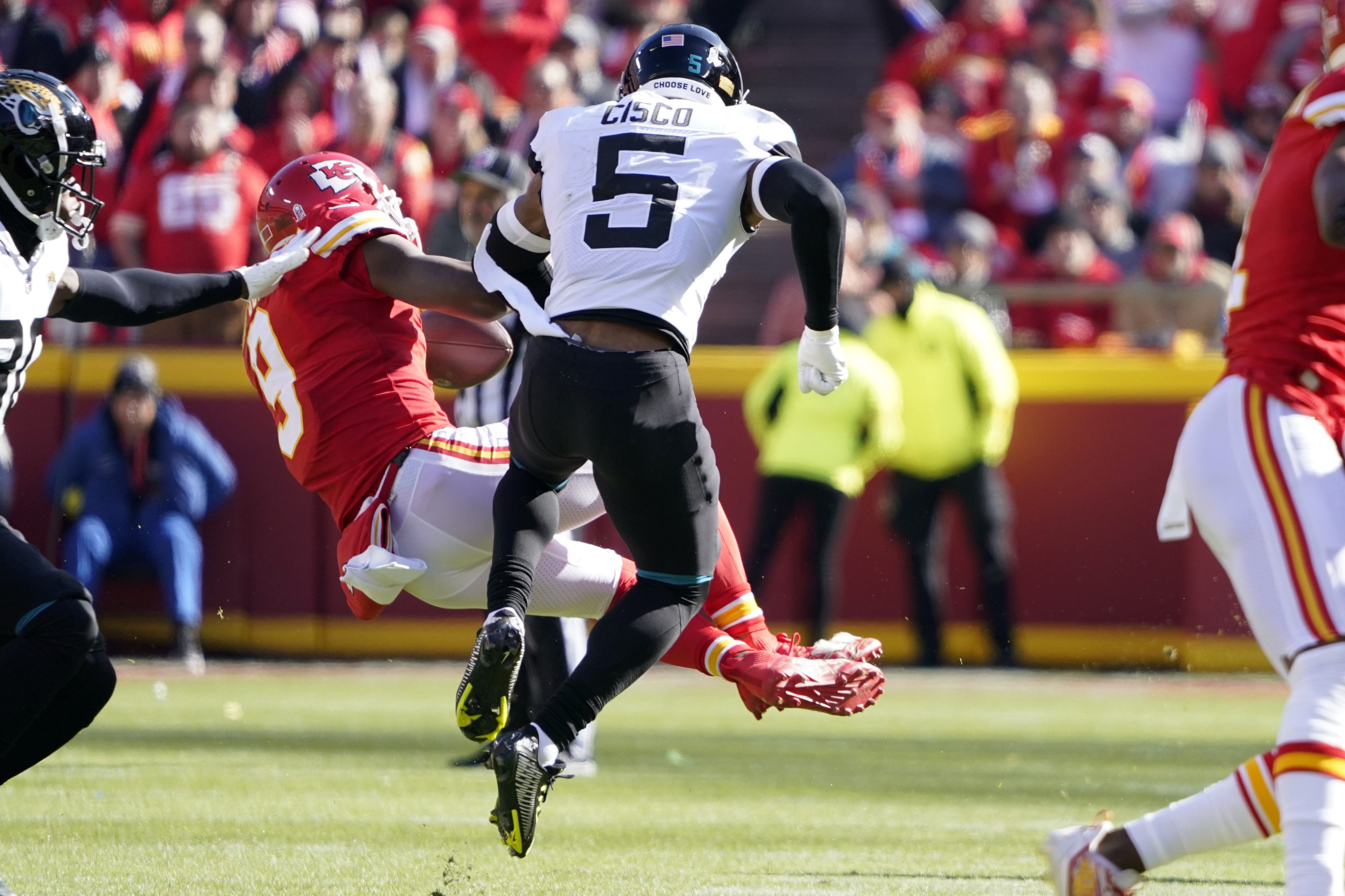 KANSAS CITY, MO - NOVEMBER 13: Kansas City Chiefs cornerback