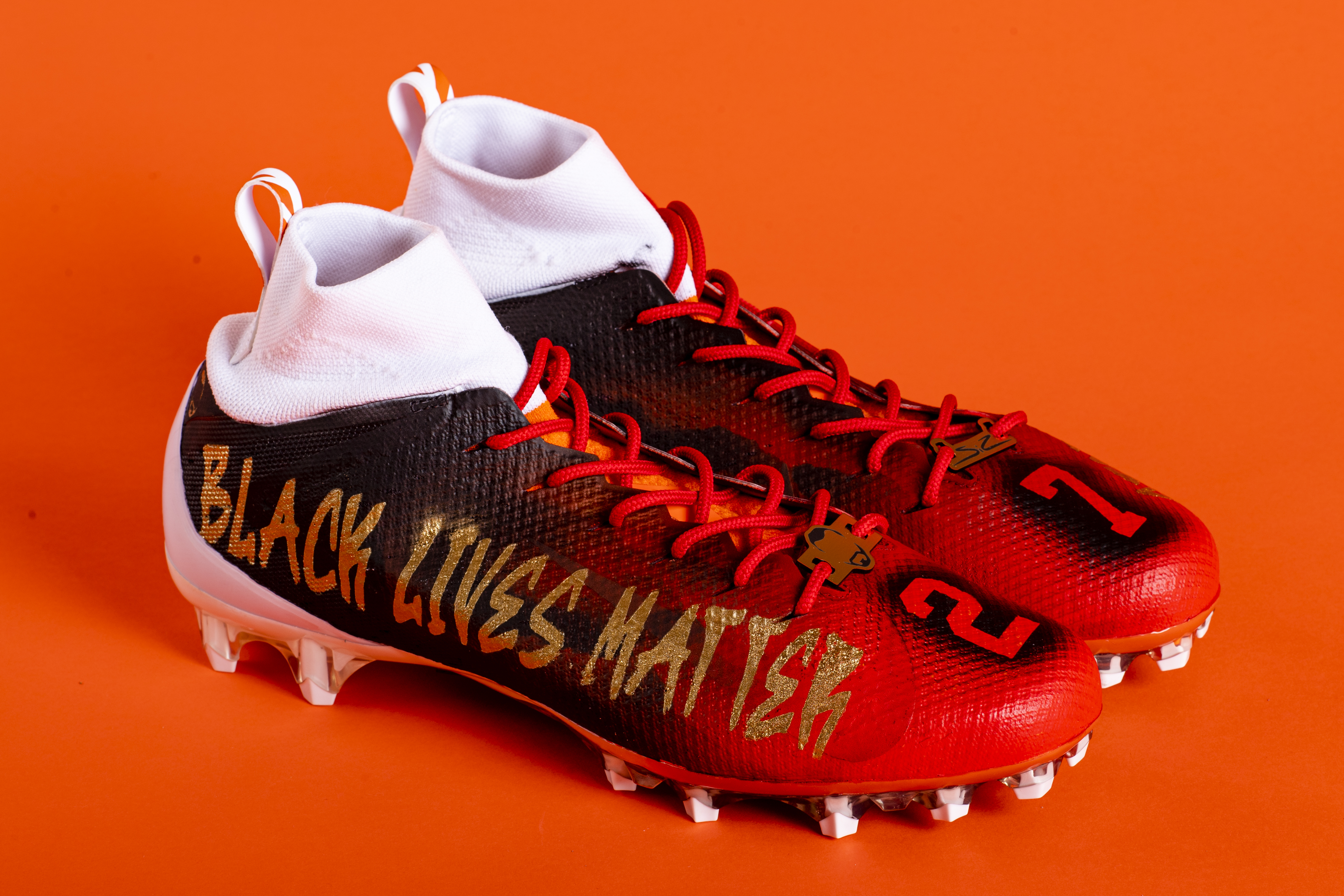 These Mambacita cleats for Browns safety @realgrantdelpit are sick