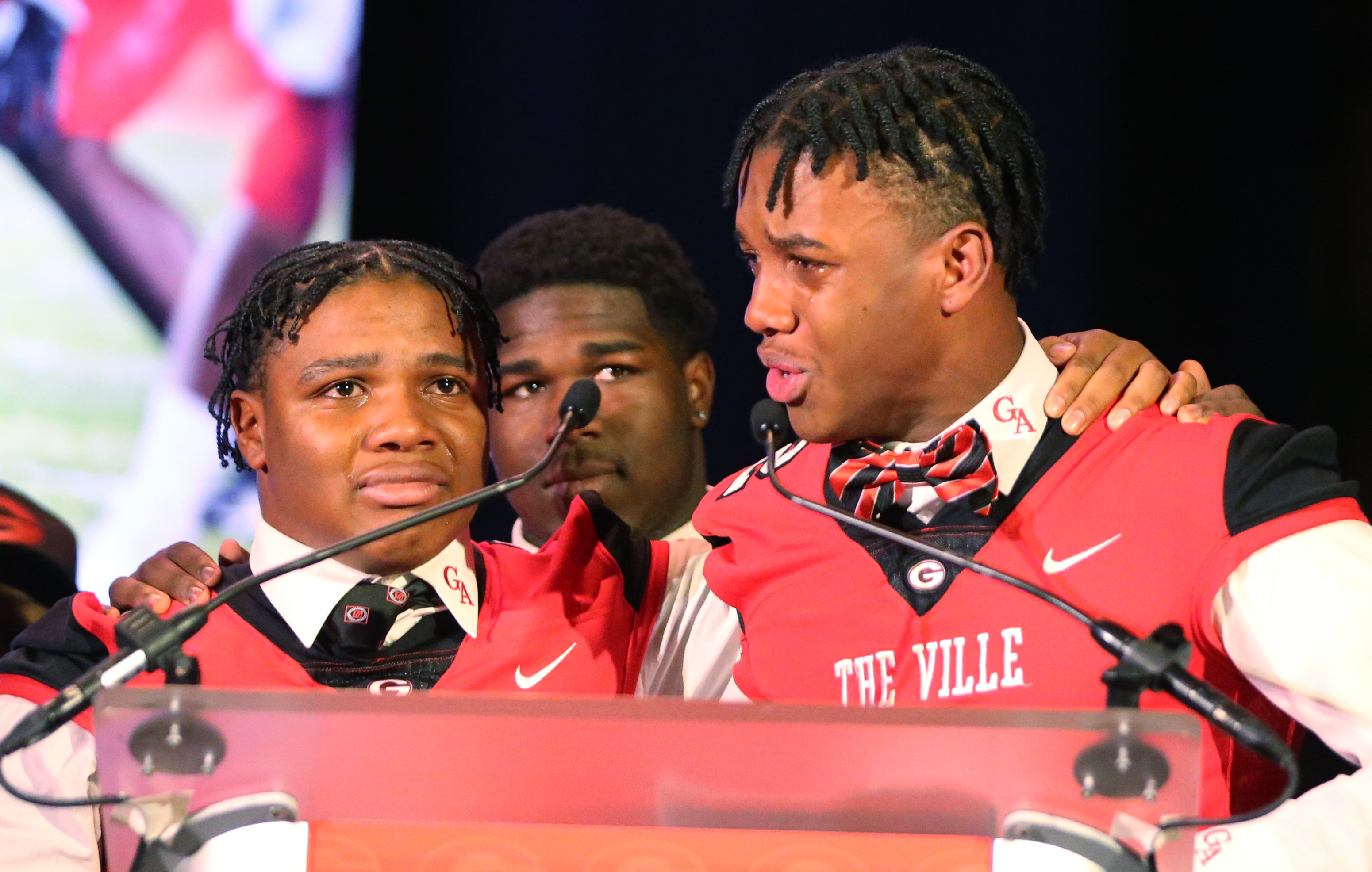 Browns players congratulate Glenville on state championship