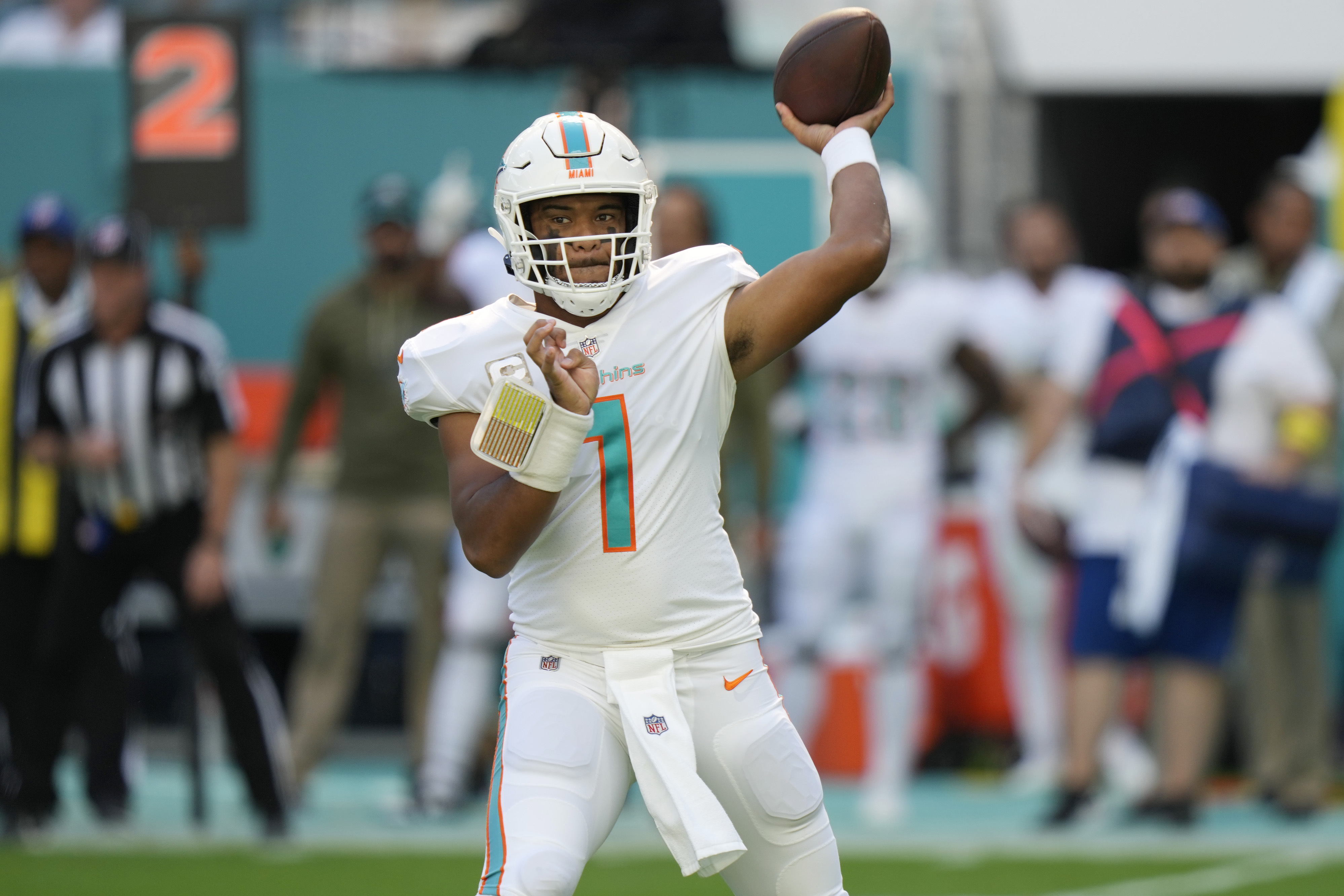 Miami Dolphins vs. San Francisco 49ers FREE LIVE STREAM (12/4/22): Time,  TV, Channel, Odds, Picks, Score Updates