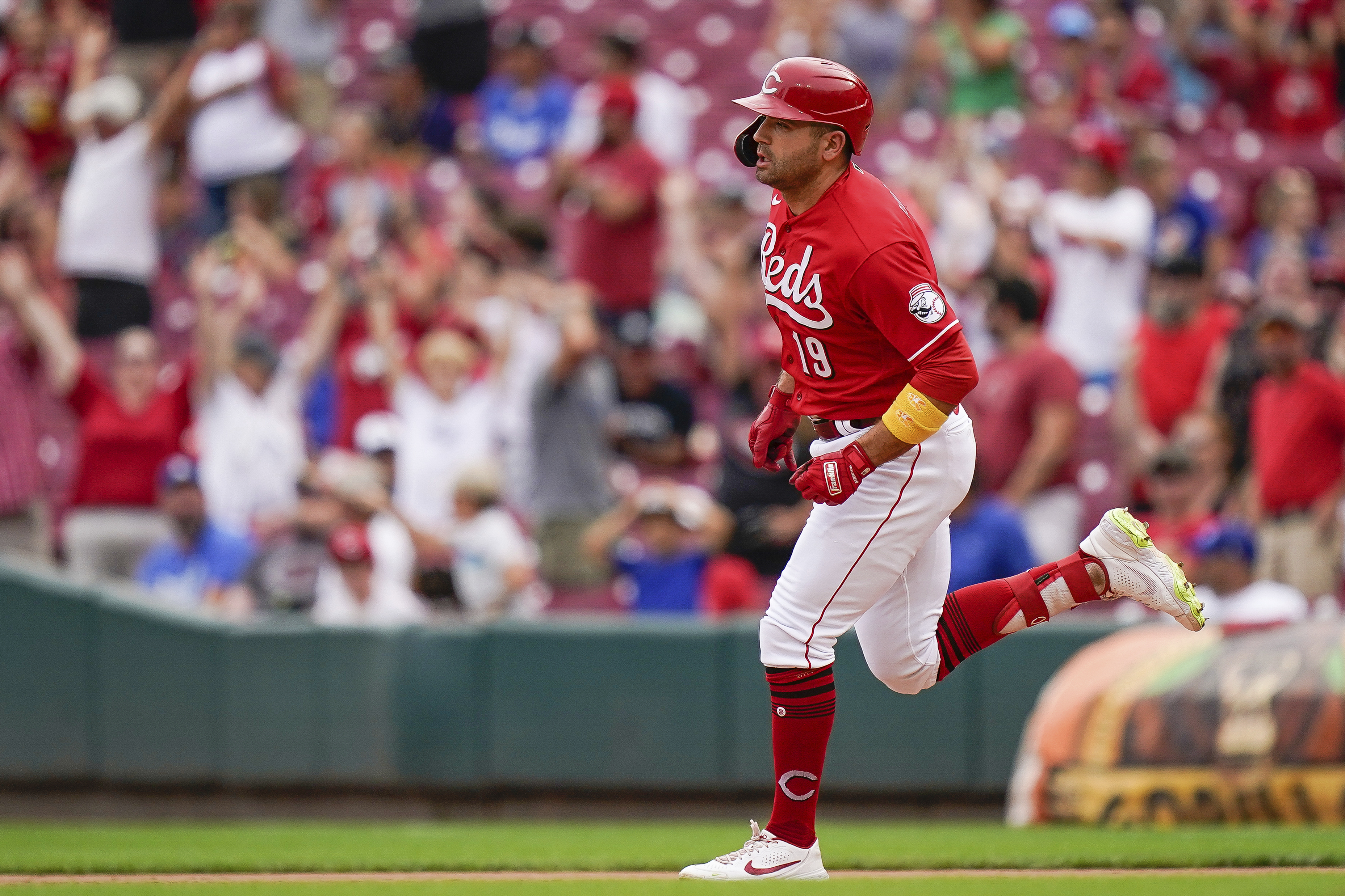 MLB baseball game between Pittsburgh Pirates and Cincinnati Reds