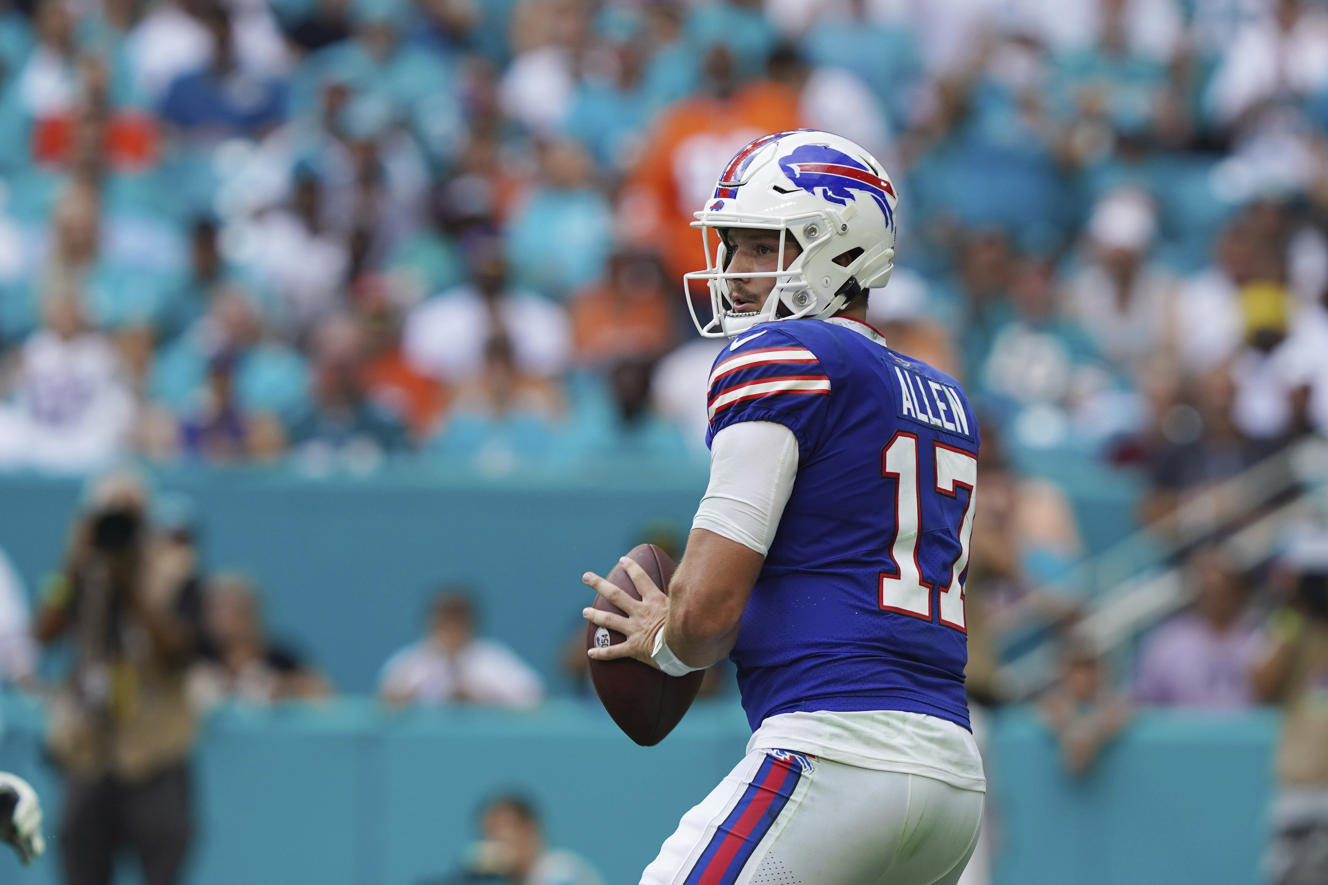 Instant takeaways as Tua Tagovailoa, Miami Dolphins lose to Buffalo Bills