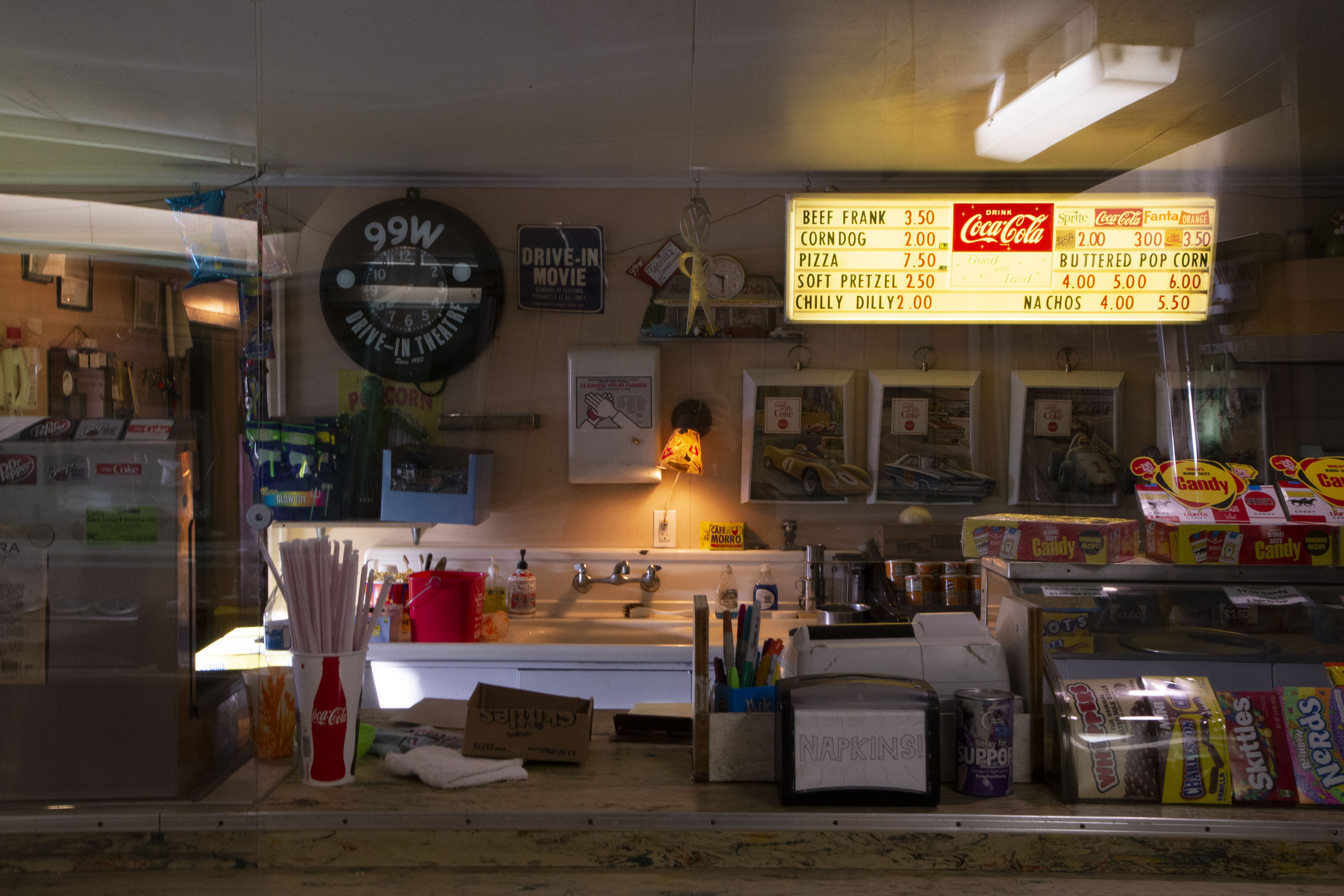 Newberg's 99W Drive-In opens amid coronavirus pandemic - oregonlive.com