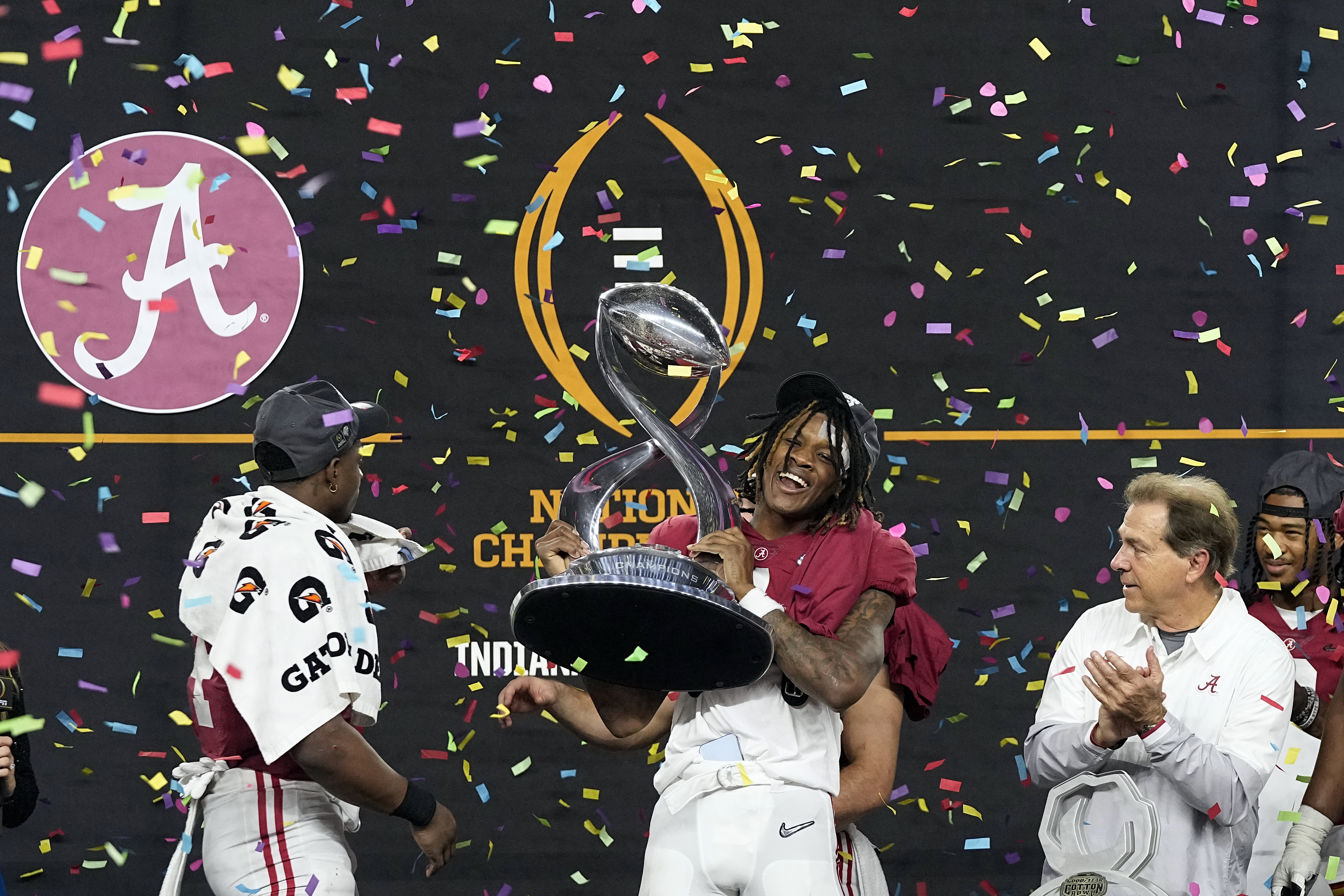 AP source: College Football Playoff to expand to 12 teams by 2026