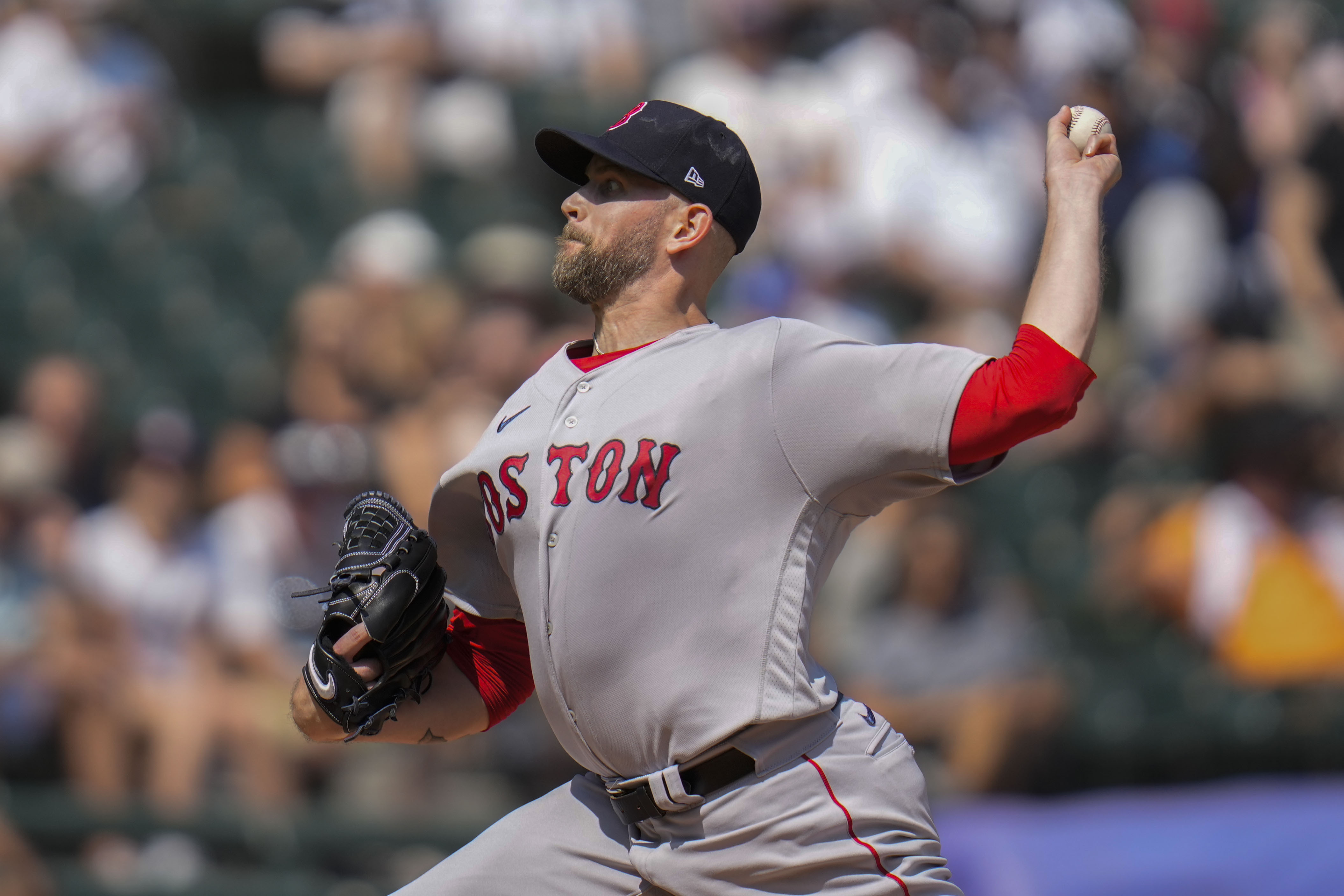 James Paxton leaves Red Sox game with right knee soreness