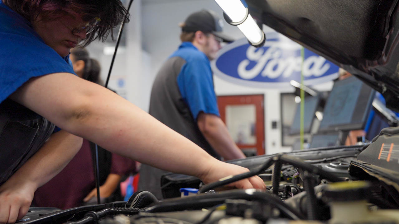 Paid apprenticeships now available at all Alabama community colleges - al .com