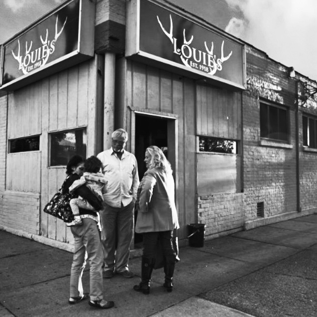 Local Eats Louie's Trophy House