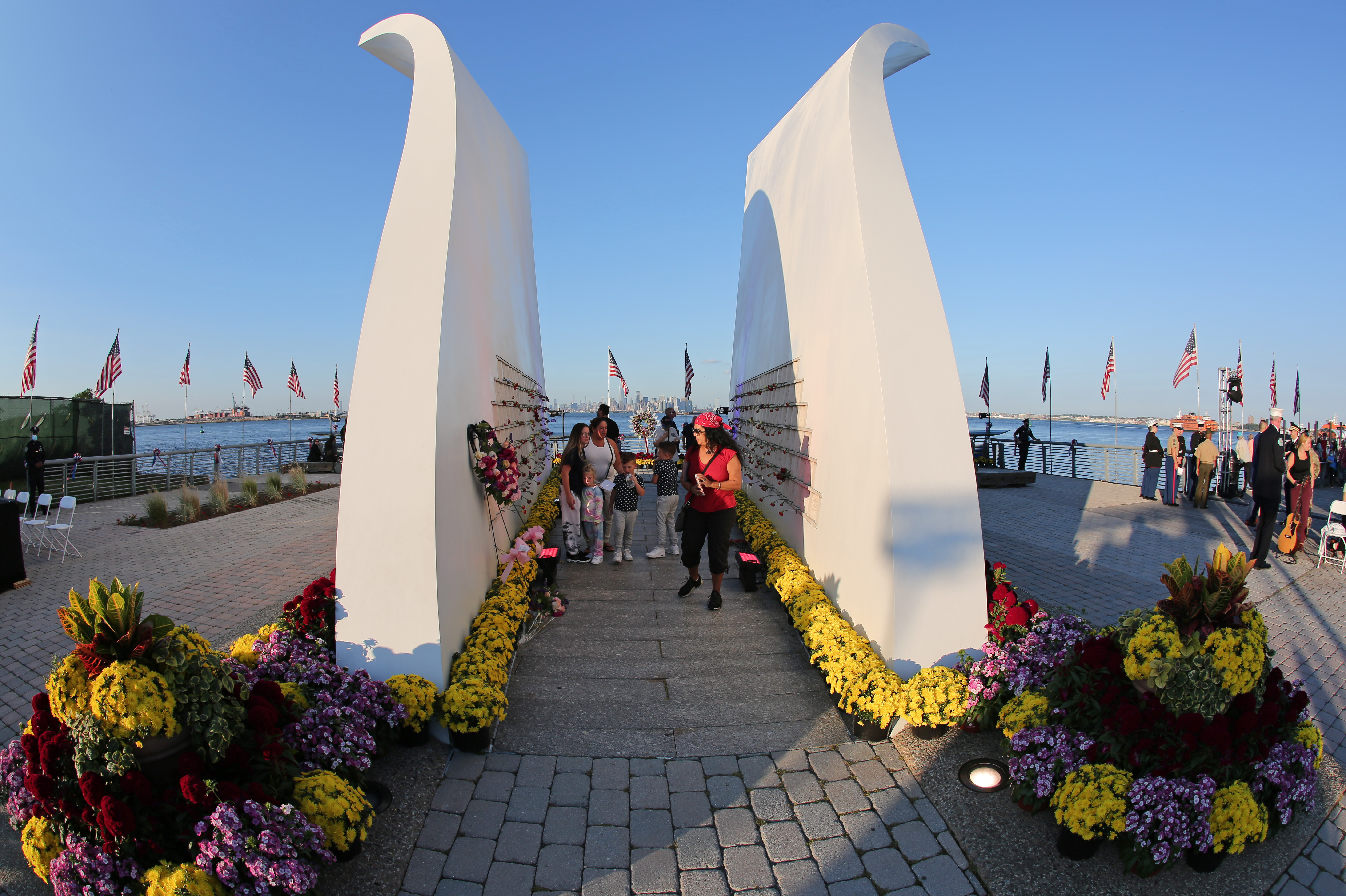 Yankees remember 9/11 victims with wreath in Monument Park