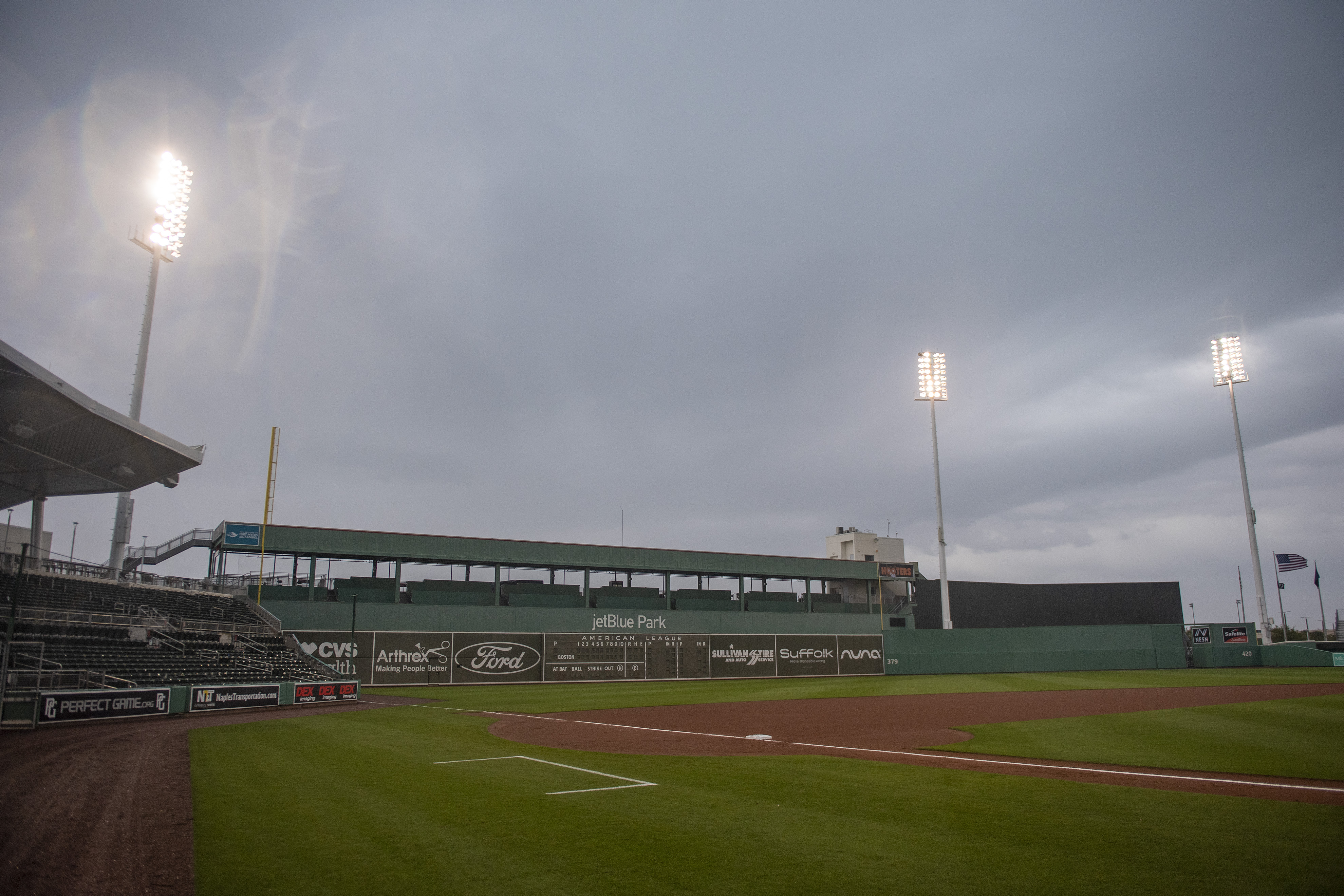gespannen methodologie Mening After Hurricane Ian hits Fort Myers, Red Sox say area staff all safe -  masslive.com