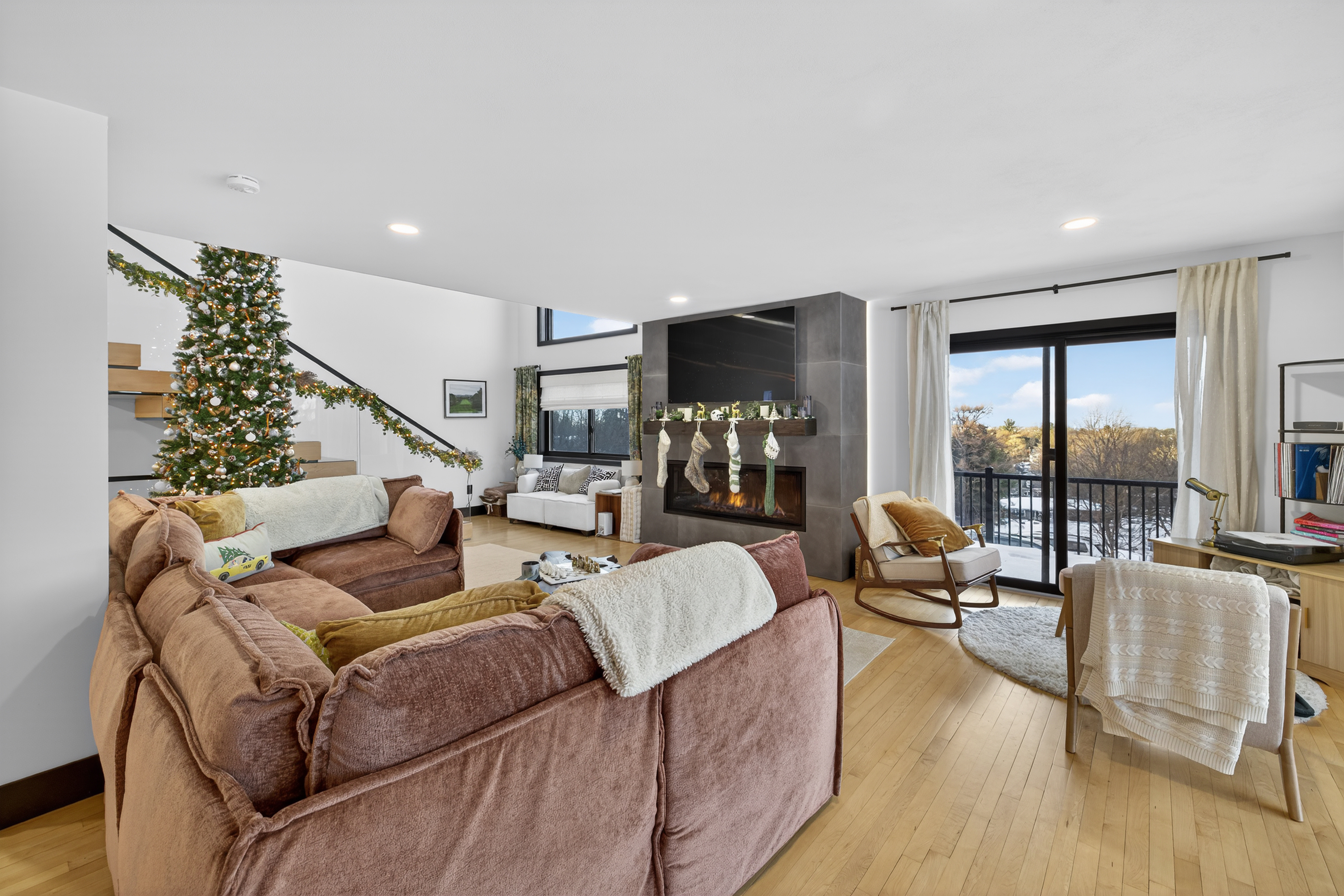 - Christina Cianciosi grew up admiring the house at 101 Alton Street in Syracuse which borders Bellevue Country Club. In 2022, she bought the unique home and gave it an extensive renovation. The main living room. Courtesy of Kyle Fedrizzi, owner of kfotography315, LLC.