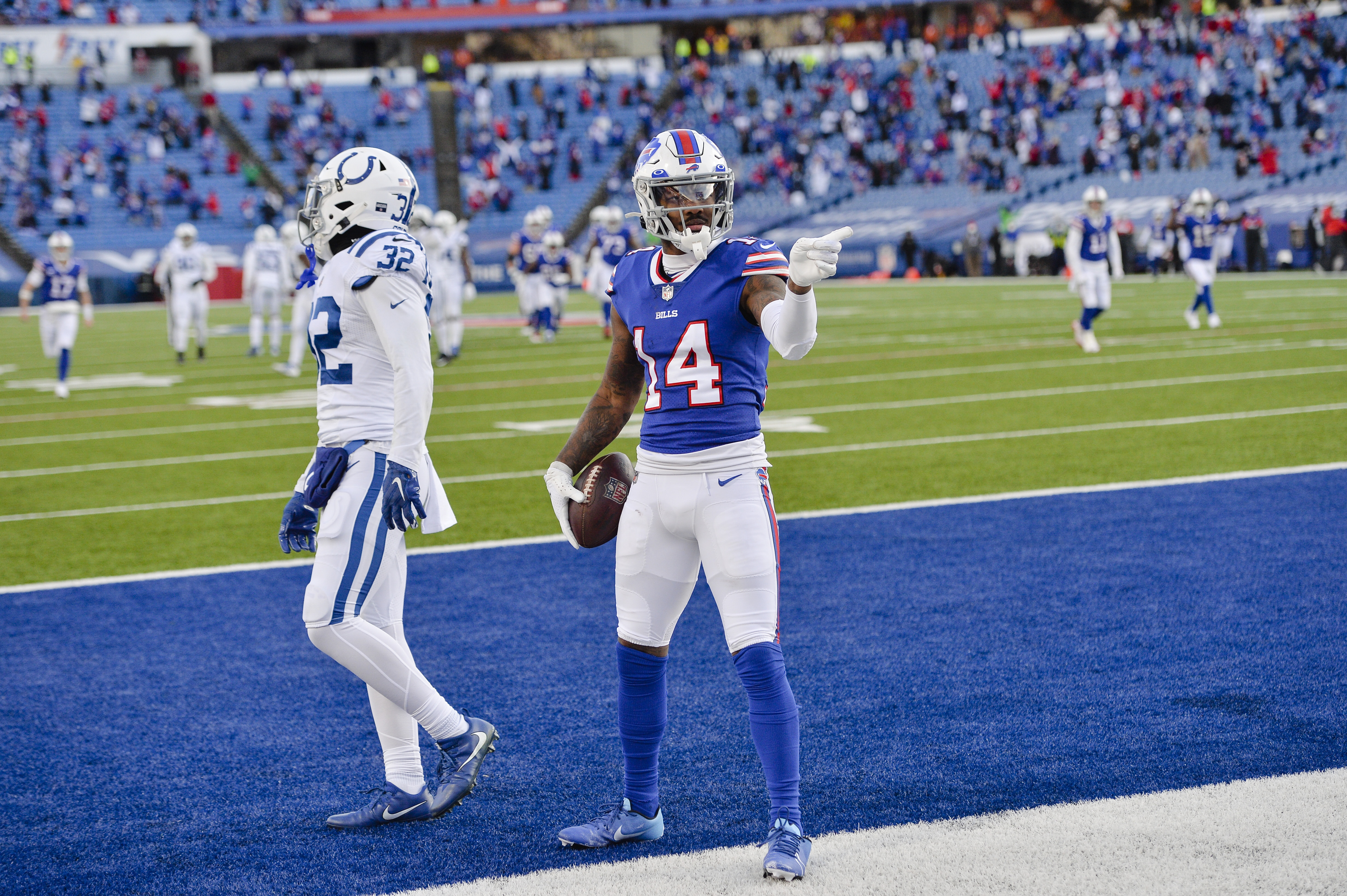 AP source: Bills' Diggs agrees to 4-year contract extension