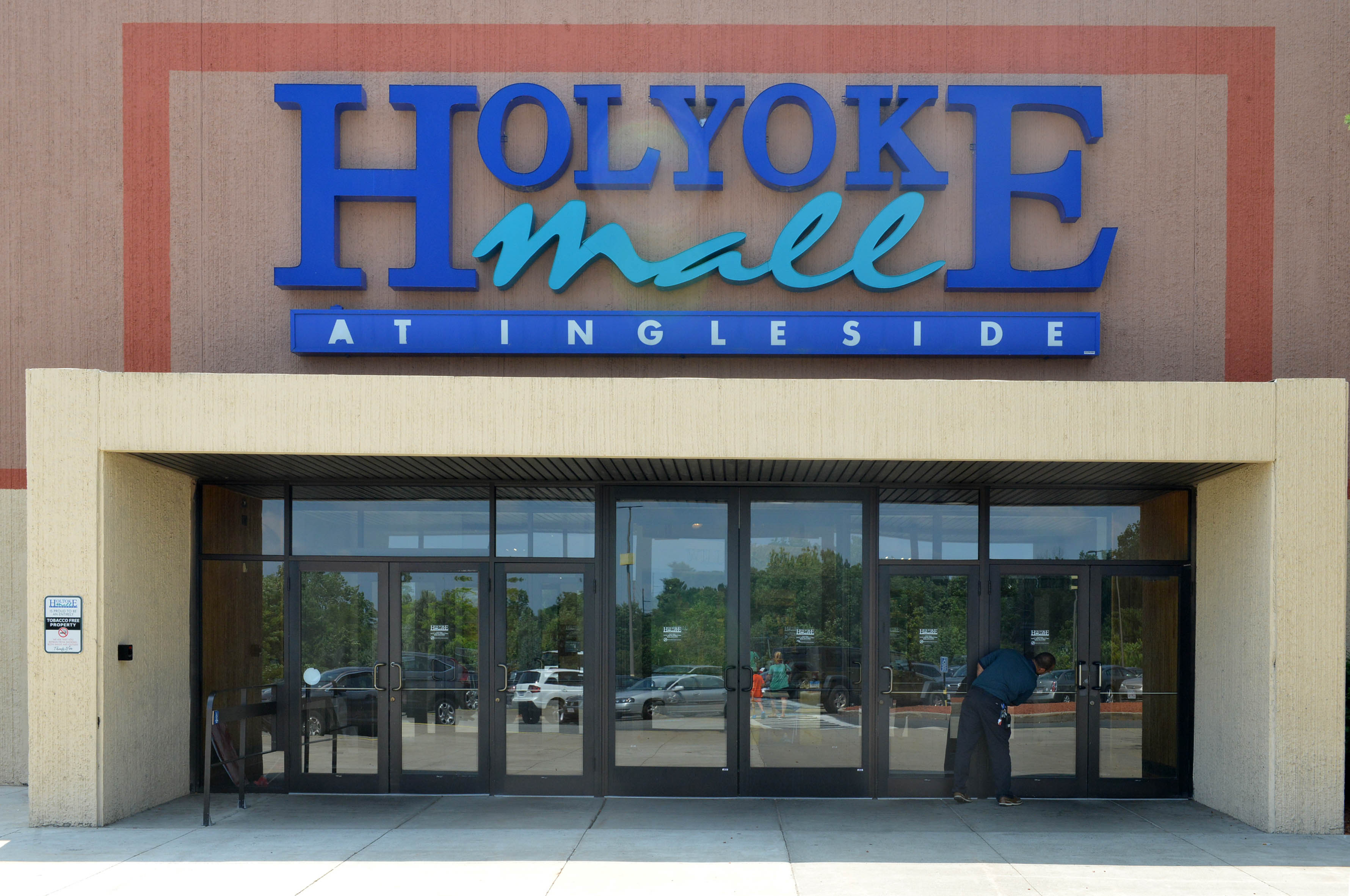 Holyoke Leggings has moved - Holyoke Mall at Ingleside