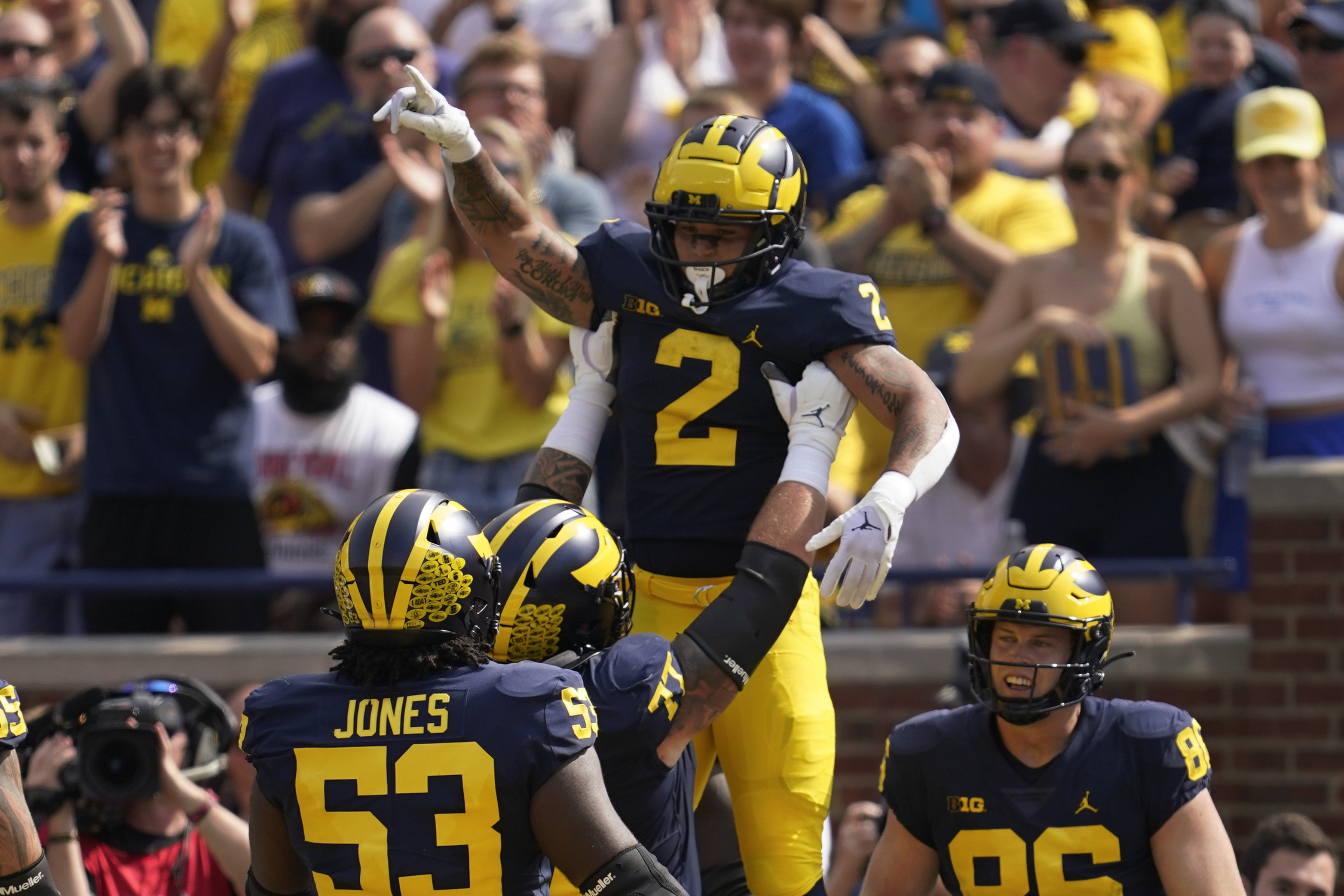 Pro Football Focus ranks the Michigan football offensive line