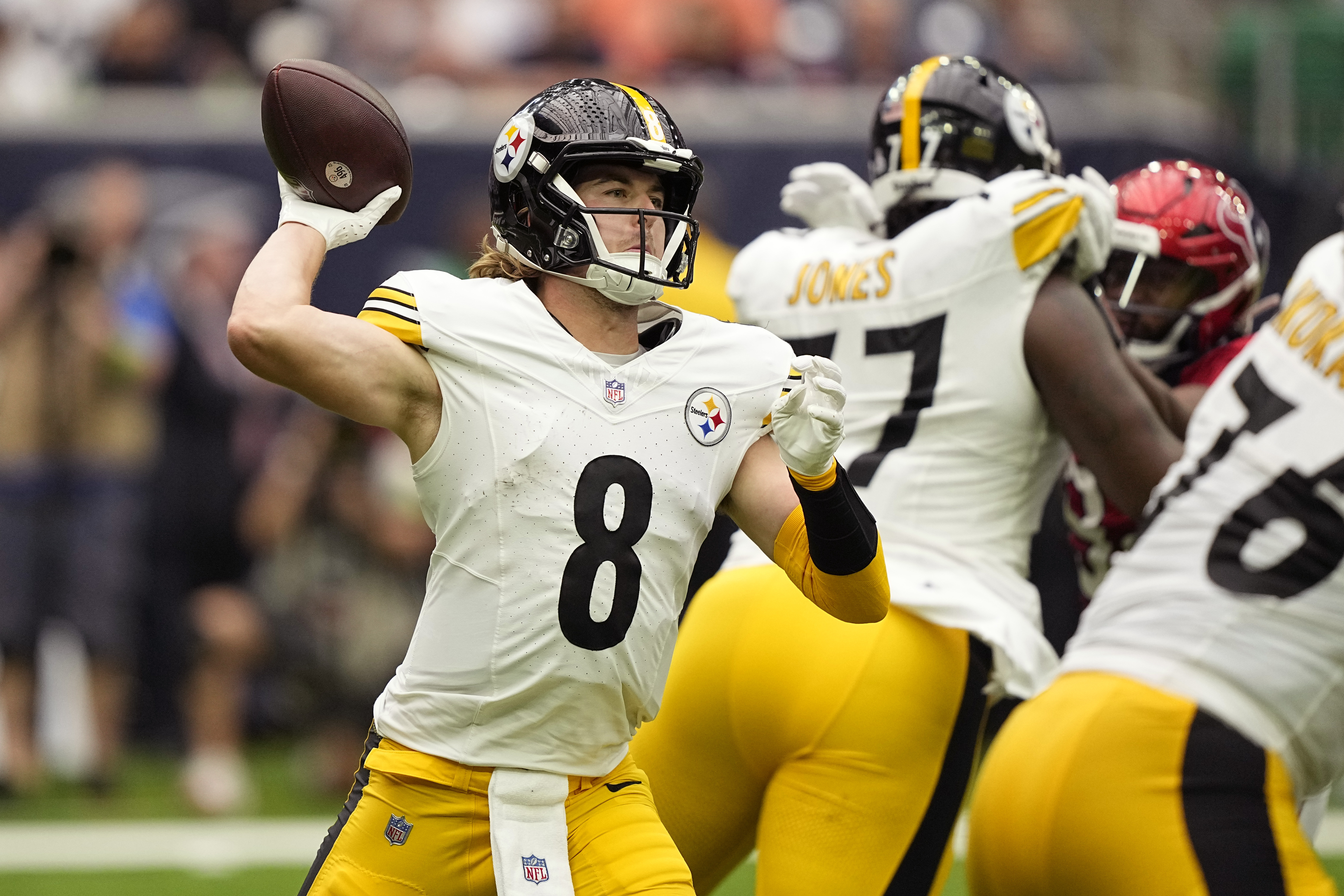 Steelers rule Kenny Pickett out of rest of game vs. Texans with a knee  injury 