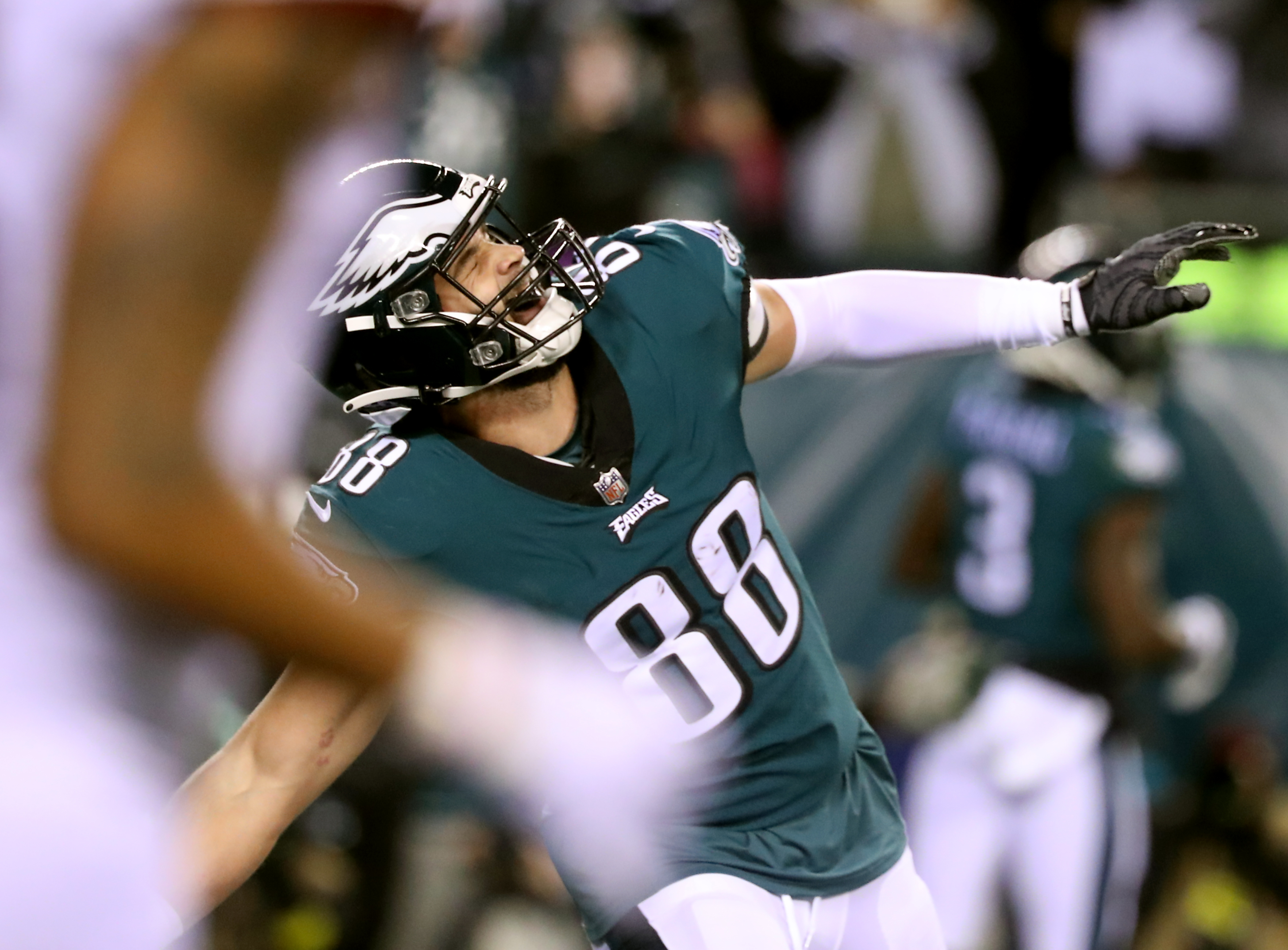 Commanders shock Eagles, end undefeated season, missed face mask penalty to  blame?